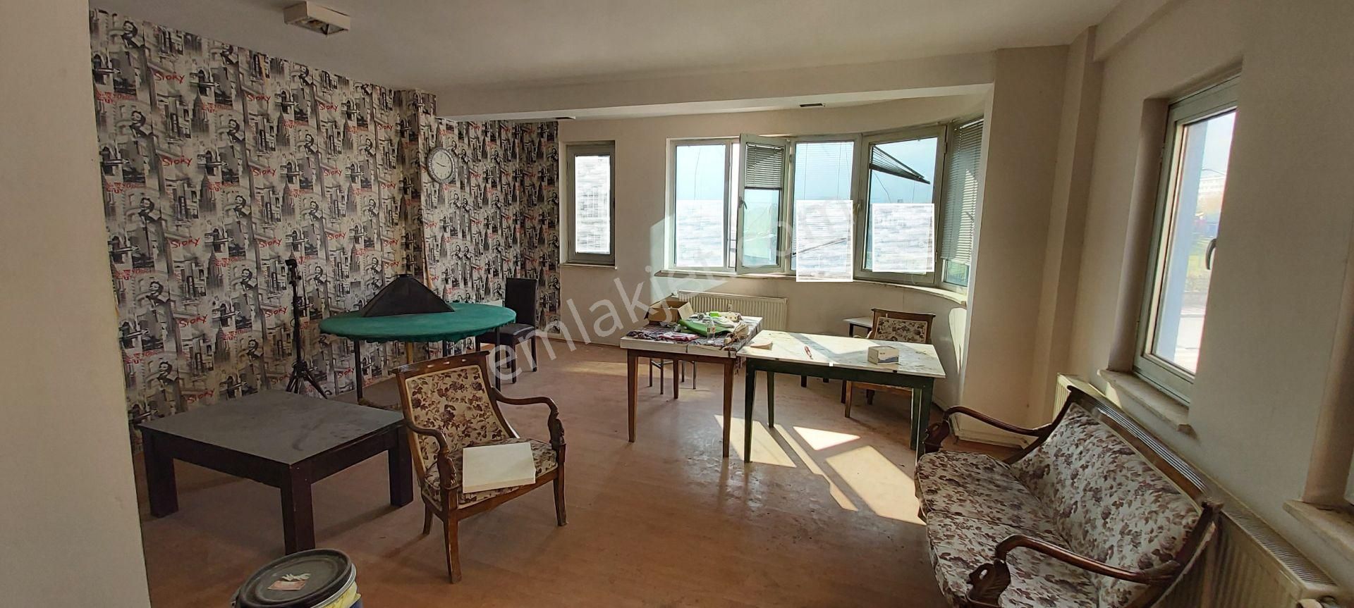 Ender Uysal Gayrimenkulden Üniversiteye Yakın 60 M2 Kiralık 1+1 Ofis...