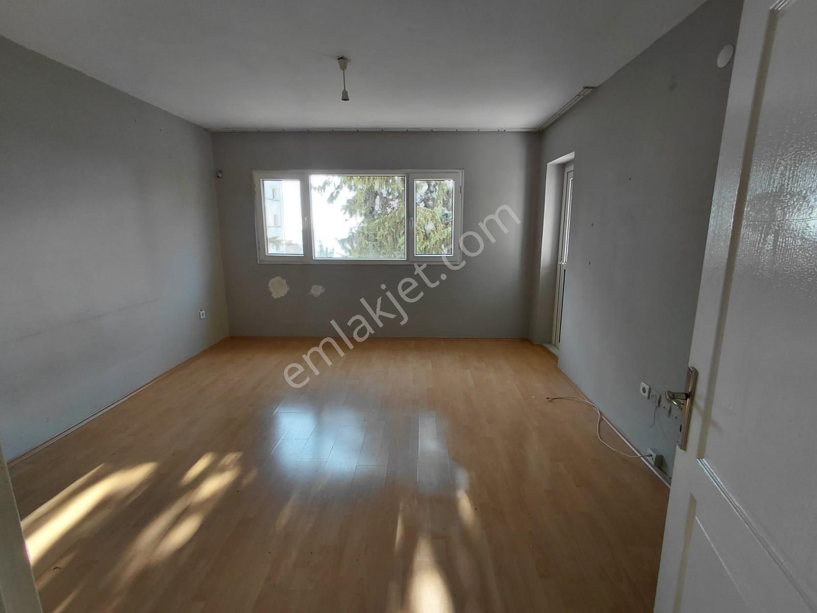 Bornova Evka 4 2+1 Güney Cephe Kiralık Daire - Görsel 2