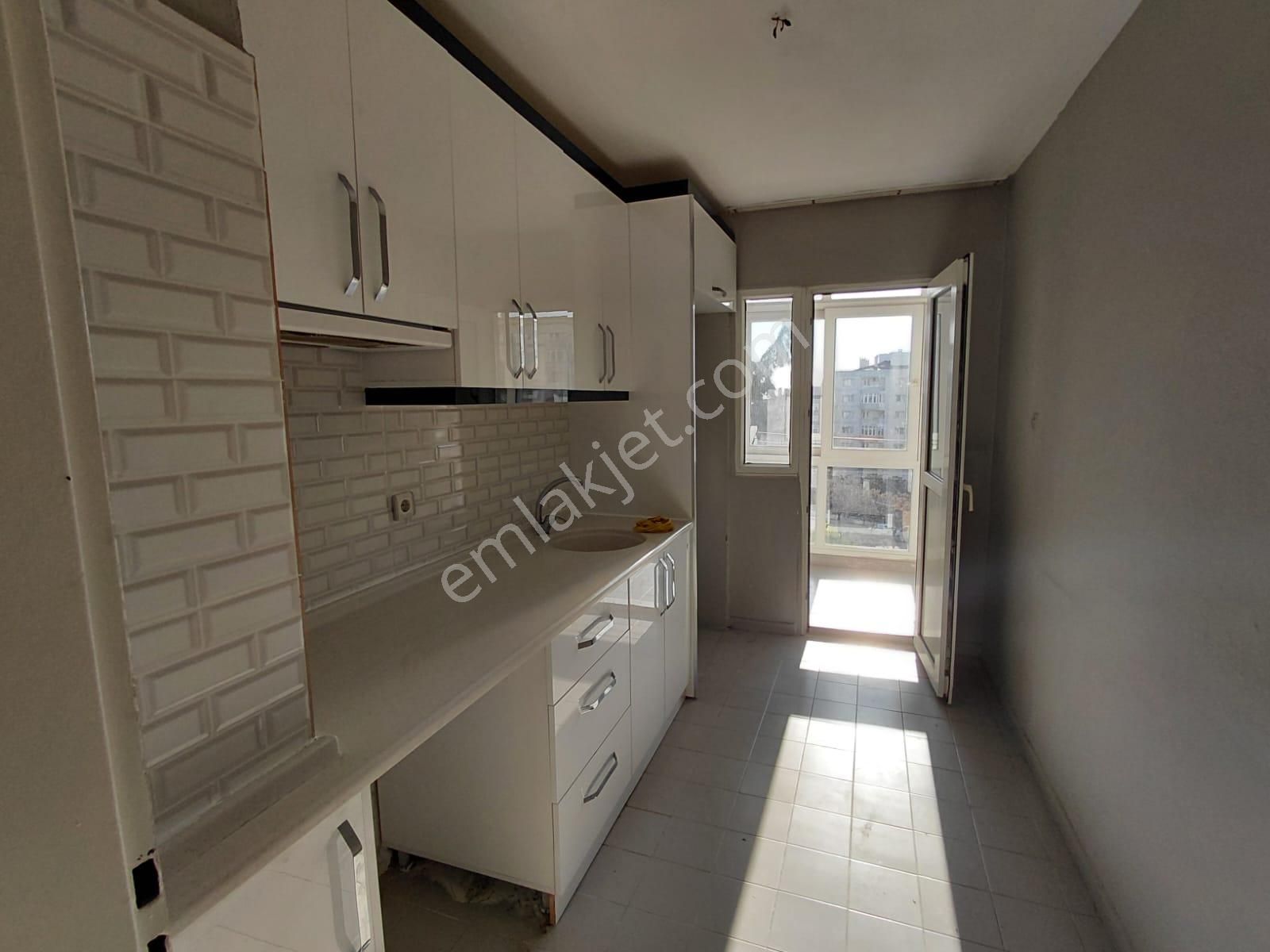 Bornova Evka 4 2+1 Güney Cephe Kiralık Daire - Görsel 9