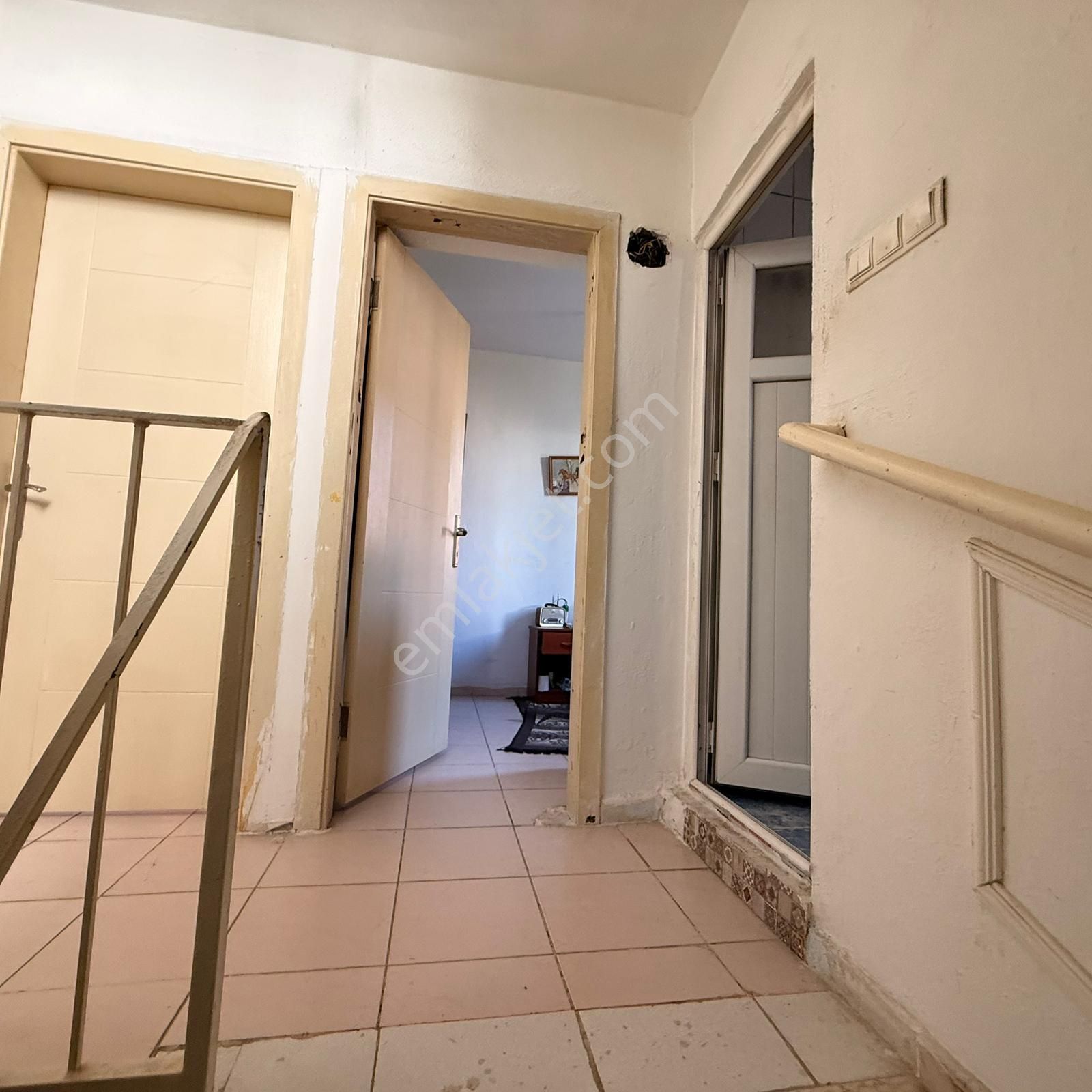 Stoptan Foça Denize Yakın 4+1 Bahçeli Tripleks Villa - Görsel 26