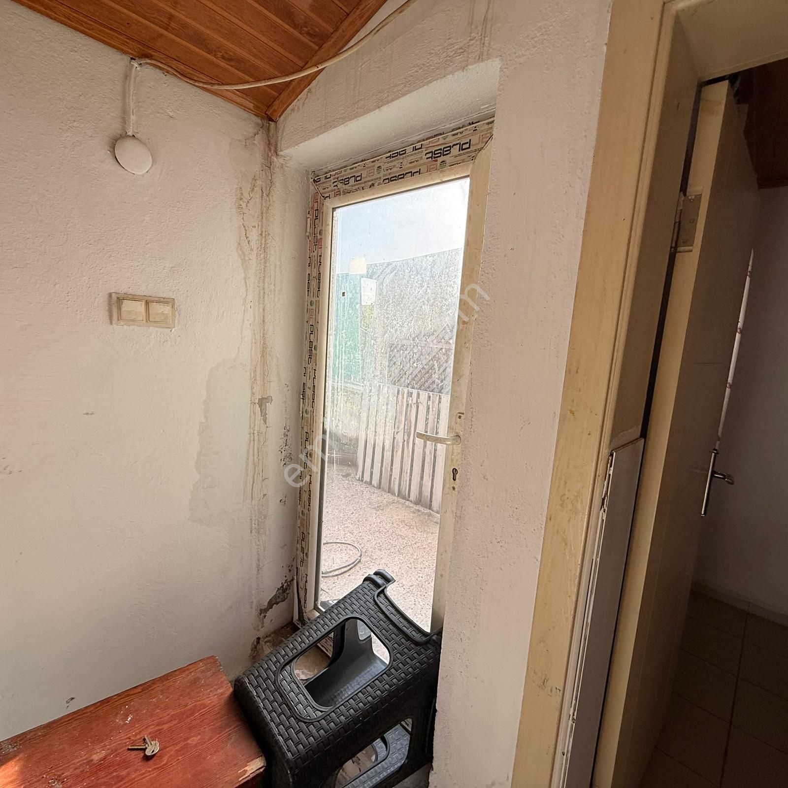 Stoptan Foça Denize Yakın 4+1 Bahçeli Tripleks Villa - Görsel 10