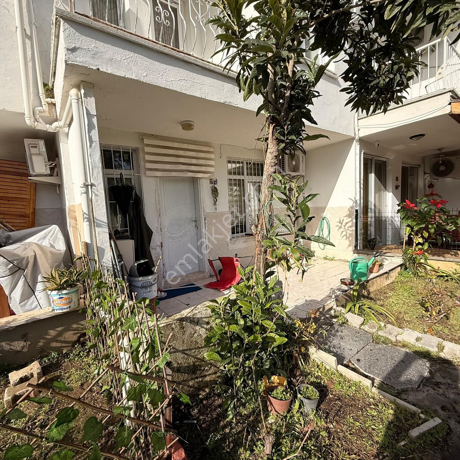 Stoptan Foça Denize Yakın 4+1 Bahçeli Tripleks Villa - Görsel 3