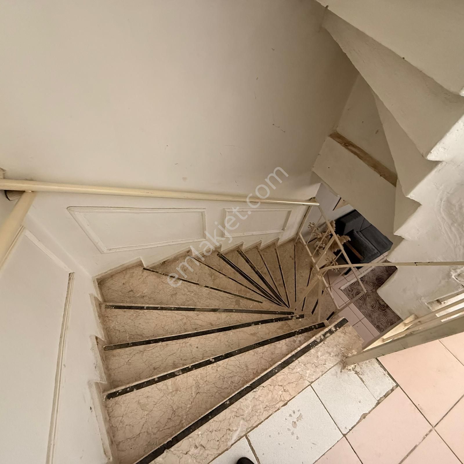 Stoptan Foça Denize Yakın 4+1 Bahçeli Tripleks Villa - Görsel 29