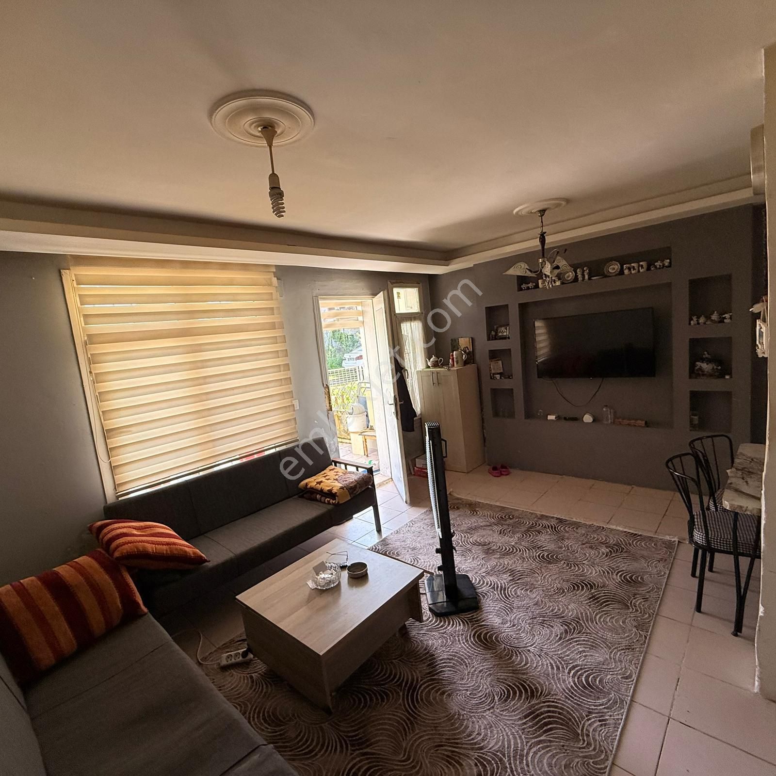 Stoptan Foça Denize Yakın 4+1 Bahçeli Tripleks Villa - Görsel 4