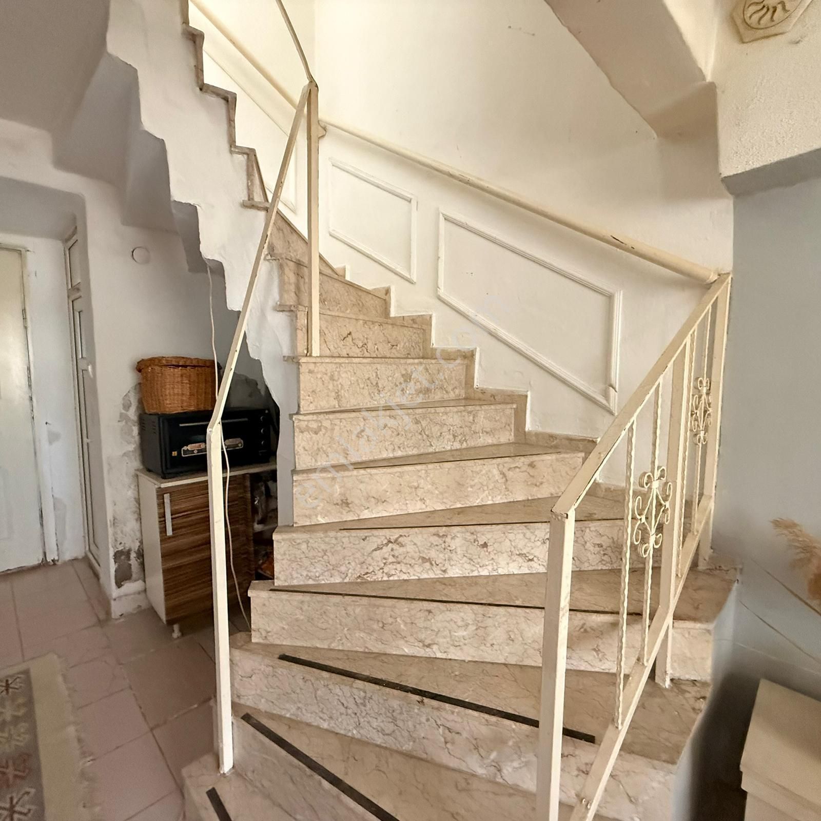 Stoptan Foça Denize Yakın 4+1 Bahçeli Tripleks Villa - Görsel 30