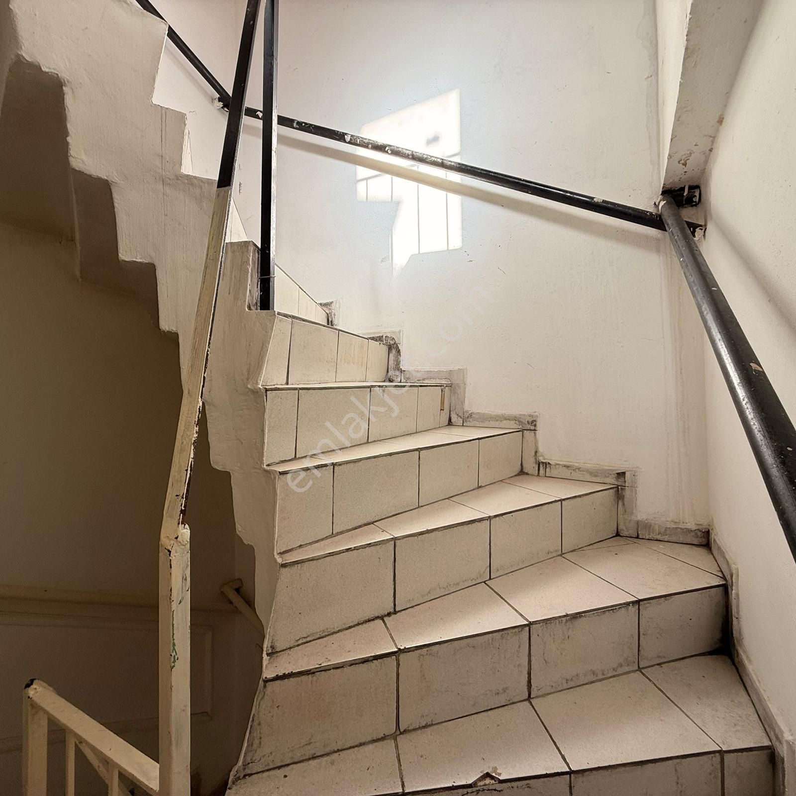 Stoptan Foça Denize Yakın 4+1 Bahçeli Tripleks Villa - Görsel 28