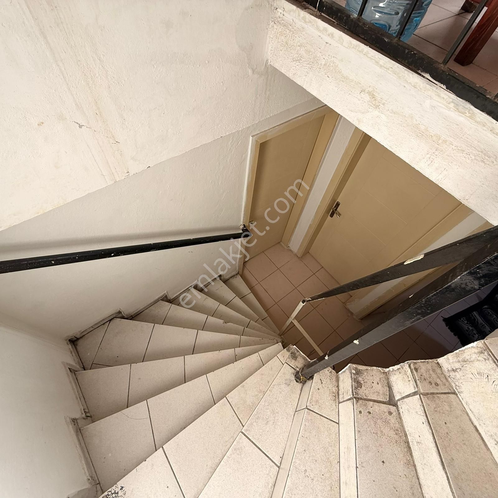 Stoptan Foça Denize Yakın 4+1 Bahçeli Tripleks Villa - Görsel 21