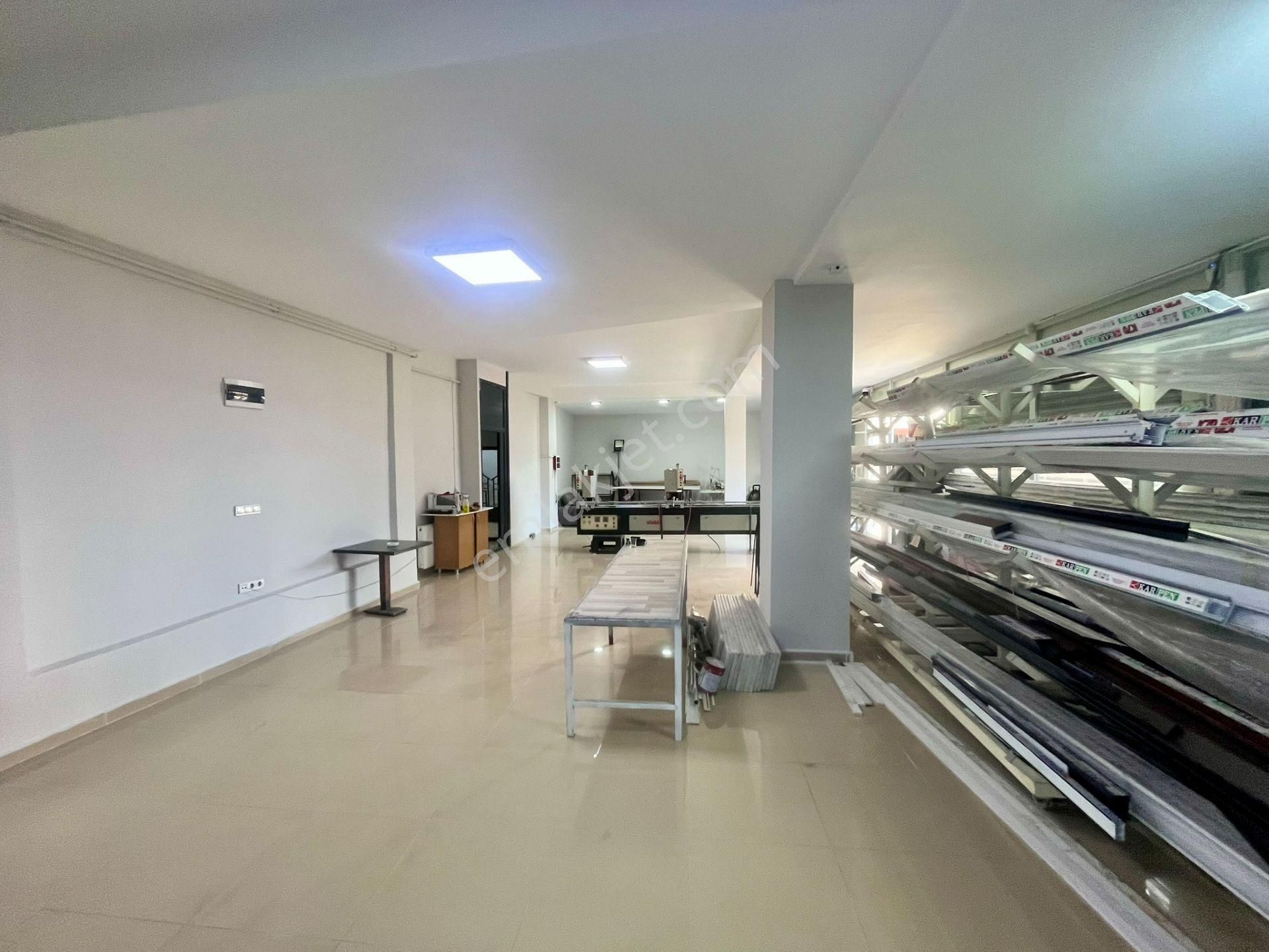 Samandıra Osmangazi Mh Satılık Depolu Yük Asansörlü 350m2 Dükkan - Görsel 3