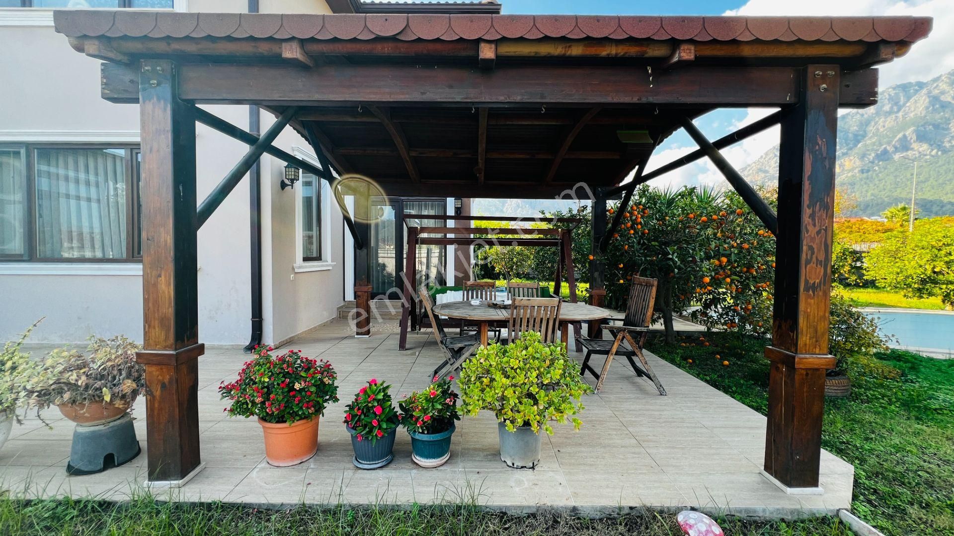 Arslanbucakta Geniş Bahçeli, Havuzlu Satılık Müstakil Villa - Görsel 5