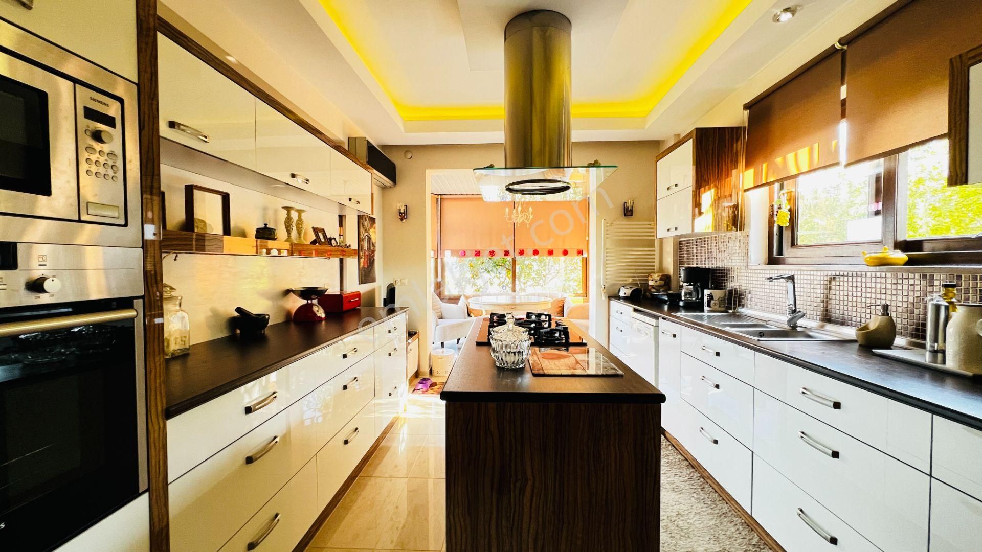 Arslanbucakta Geniş Bahçeli, Havuzlu Satılık Müstakil Villa - Görsel 11