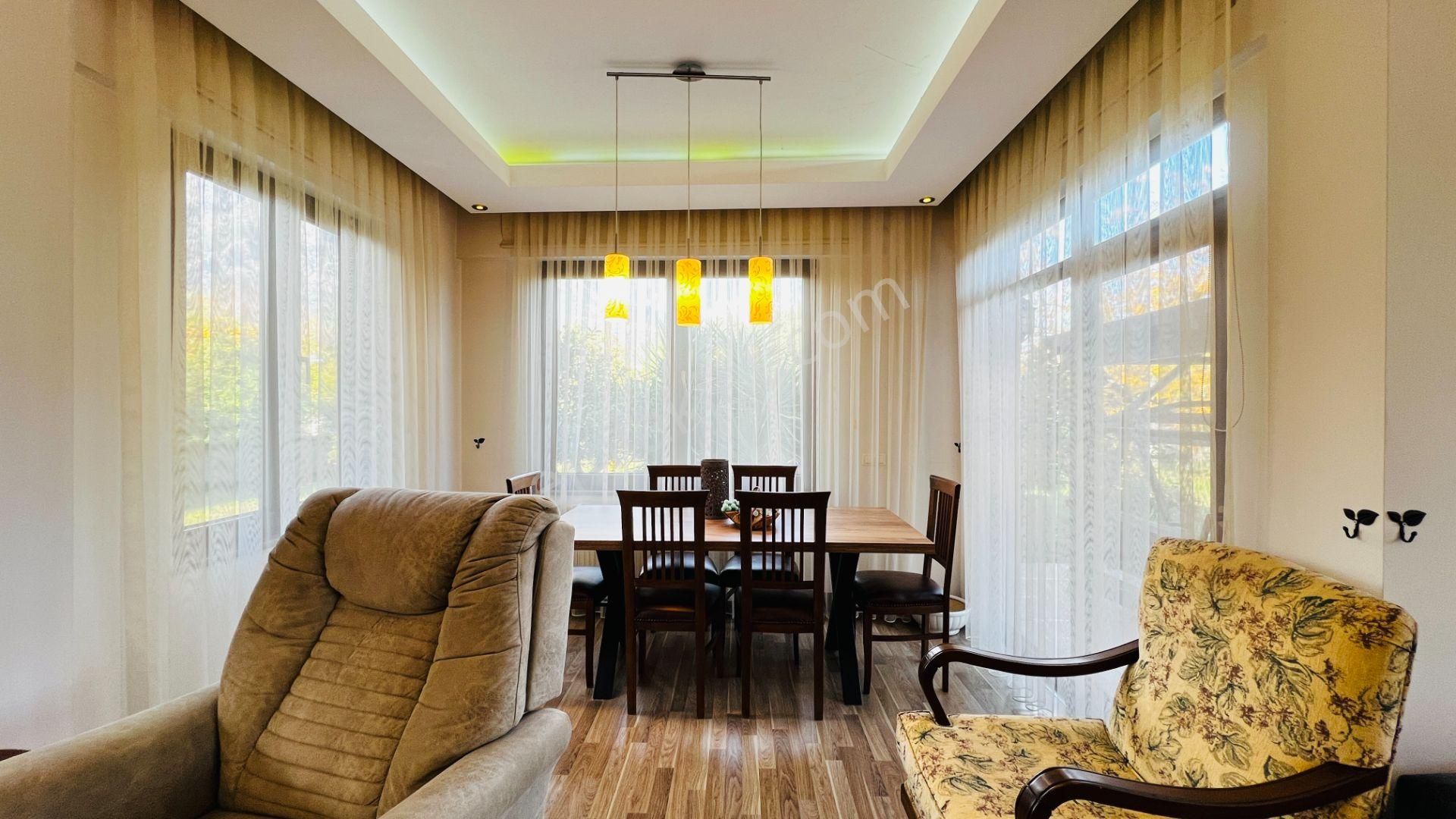 Arslanbucakta Geniş Bahçeli, Havuzlu Satılık Müstakil Villa - Görsel 14