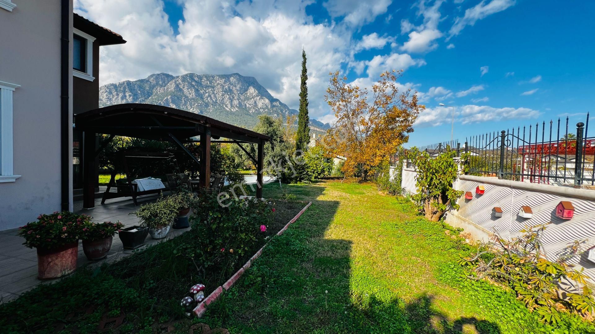 Arslanbucakta Geniş Bahçeli, Havuzlu Satılık Müstakil Villa - Görsel 4