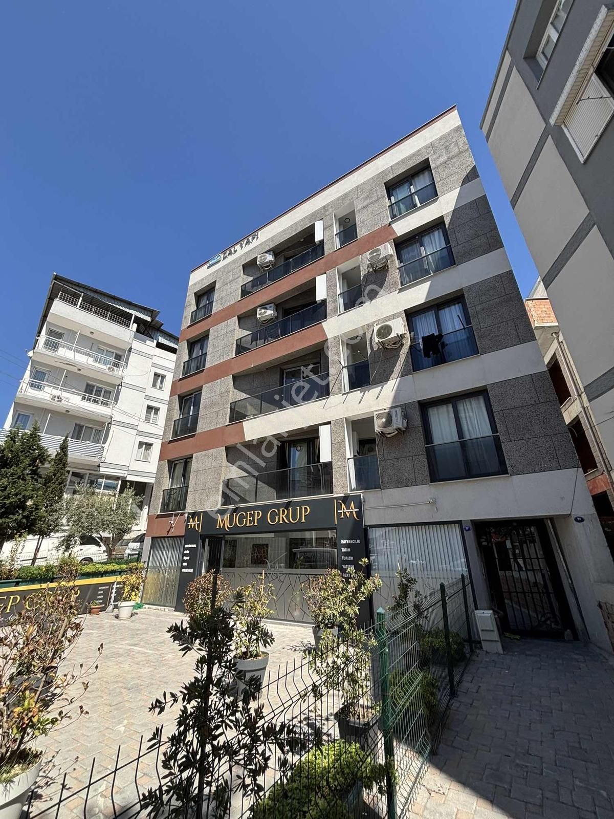 Buca Yıldız Mah. Ara Kat Satılık 1+1 Daire