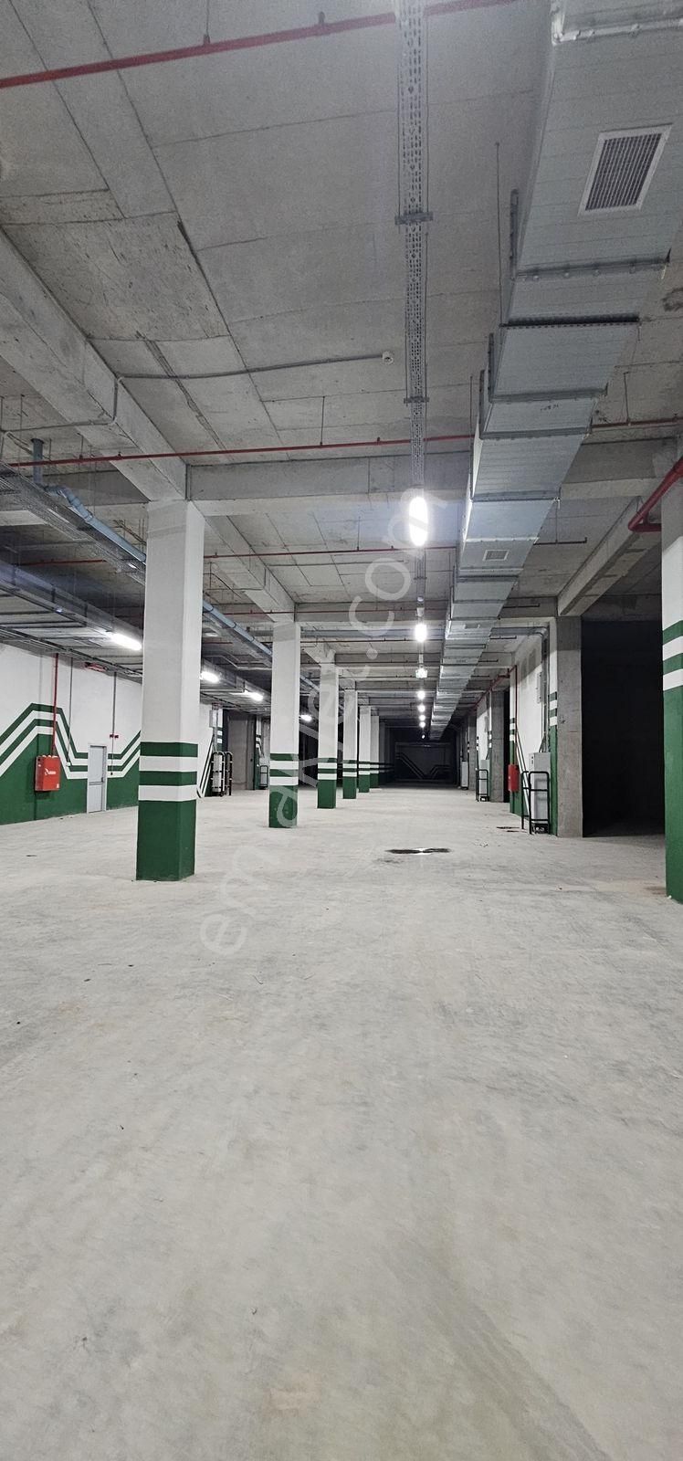 İkitelli Bios 'da Satılık H.6mt İmalathane Depo Atölye