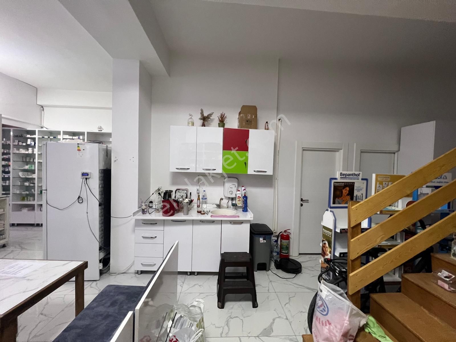 Cumhuriyet Mah. Yüksek Cirolu Geniş Vitrinli Full Yapılı Devren Kiralık - Görsel 9