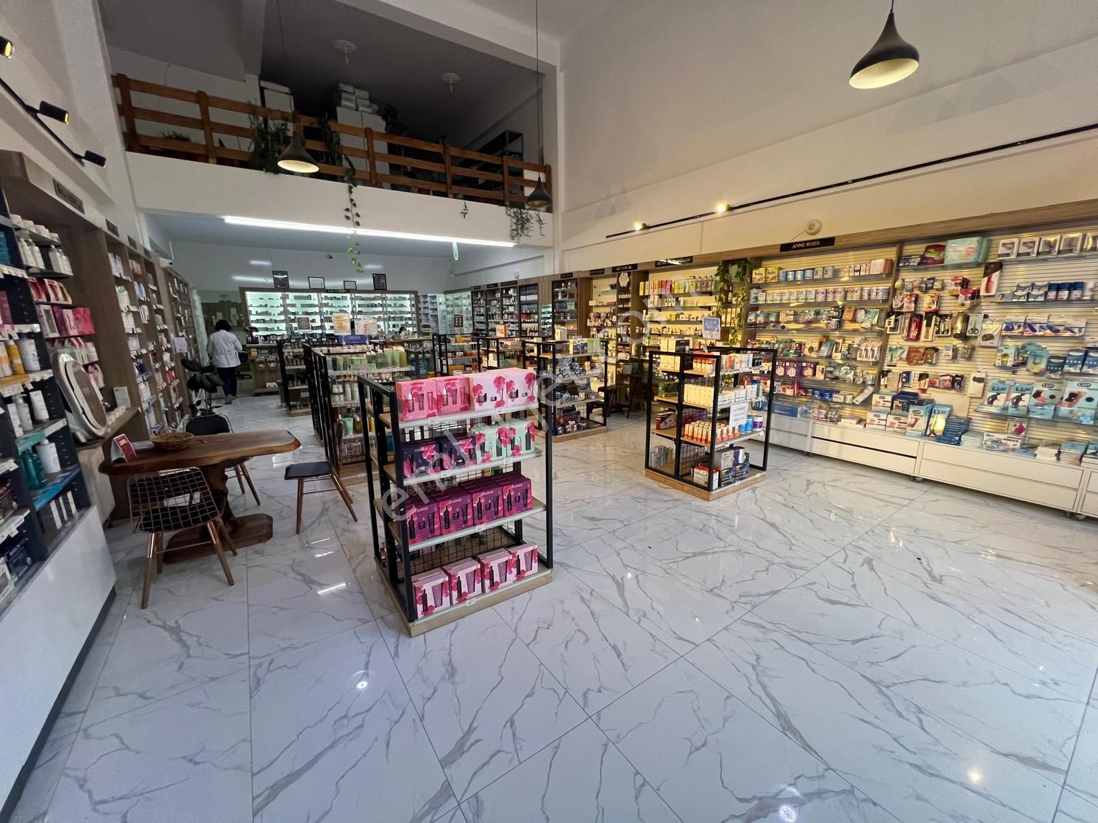 Cumhuriyet Mah. Yüksek Cirolu Geniş Vitrinli Full Yapılı Devren Kiralık - Görsel 3