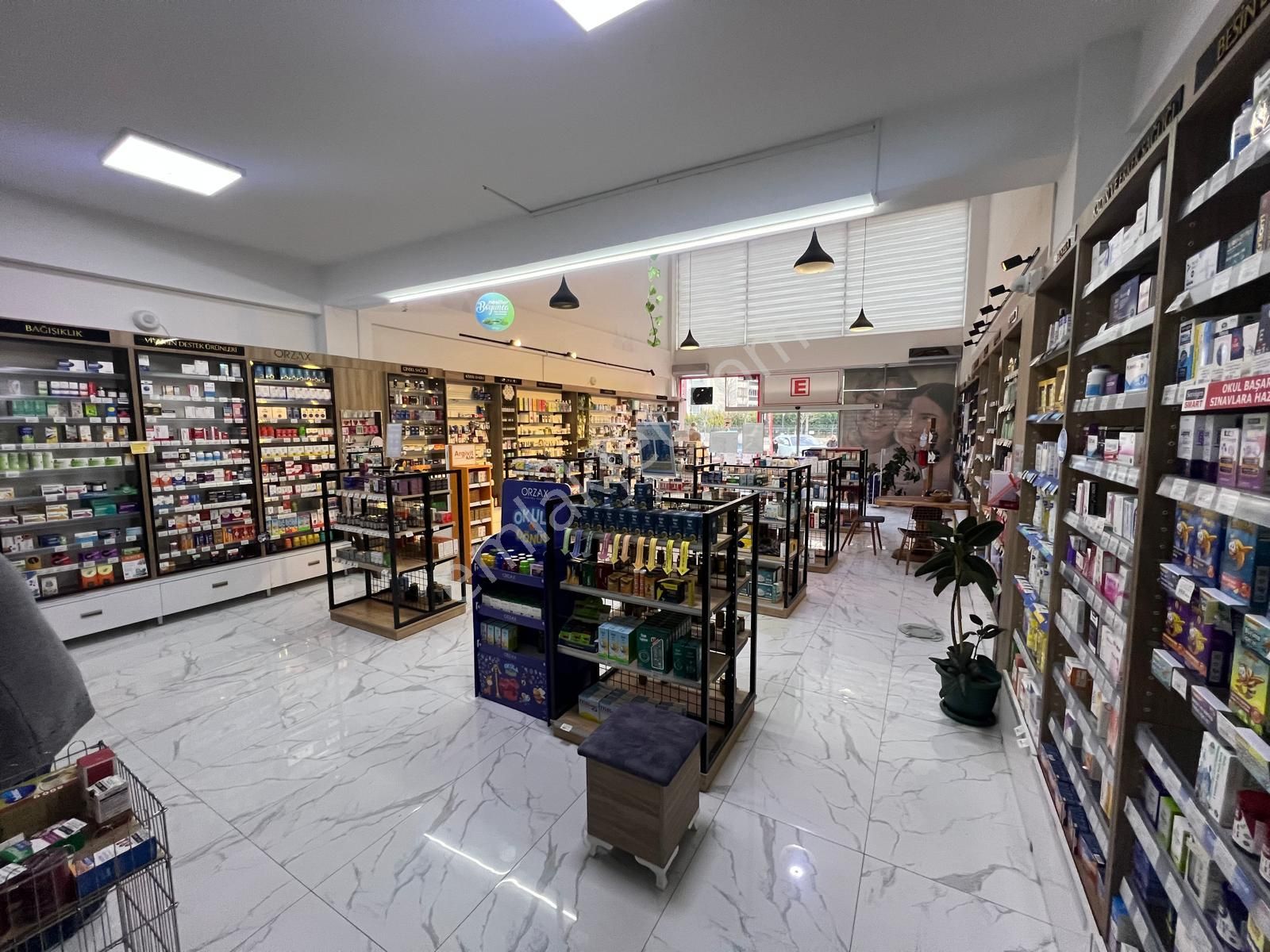 Cumhuriyet Mah. Yüksek Cirolu Geniş Vitrinli Full Yapılı Devren Kiralık - Görsel 4