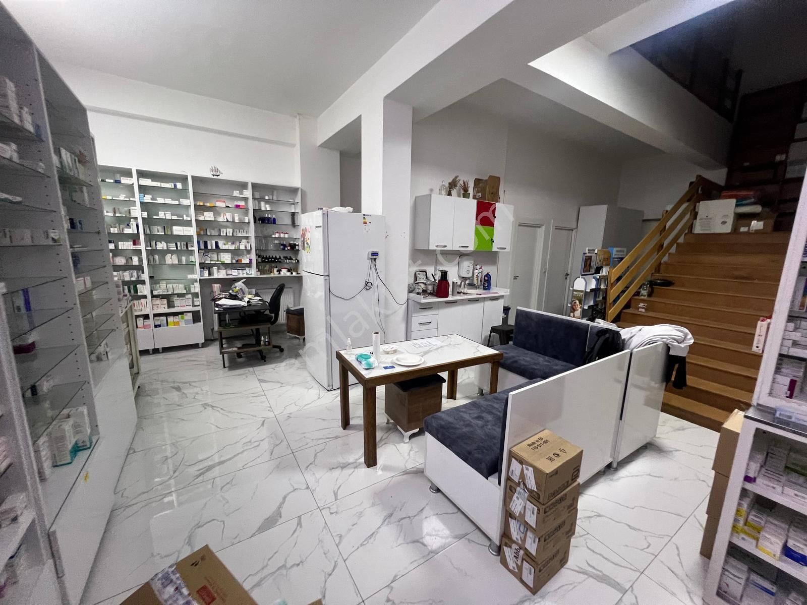 Cumhuriyet Mah. Yüksek Cirolu Geniş Vitrinli Full Yapılı Devren Kiralık - Görsel 6