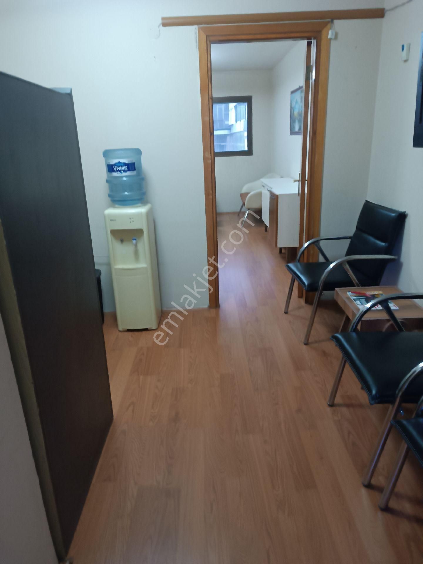 Karşıyaka Çarşı Vakıf İş Hanı'nda Kiralık Ofis - Görsel 8