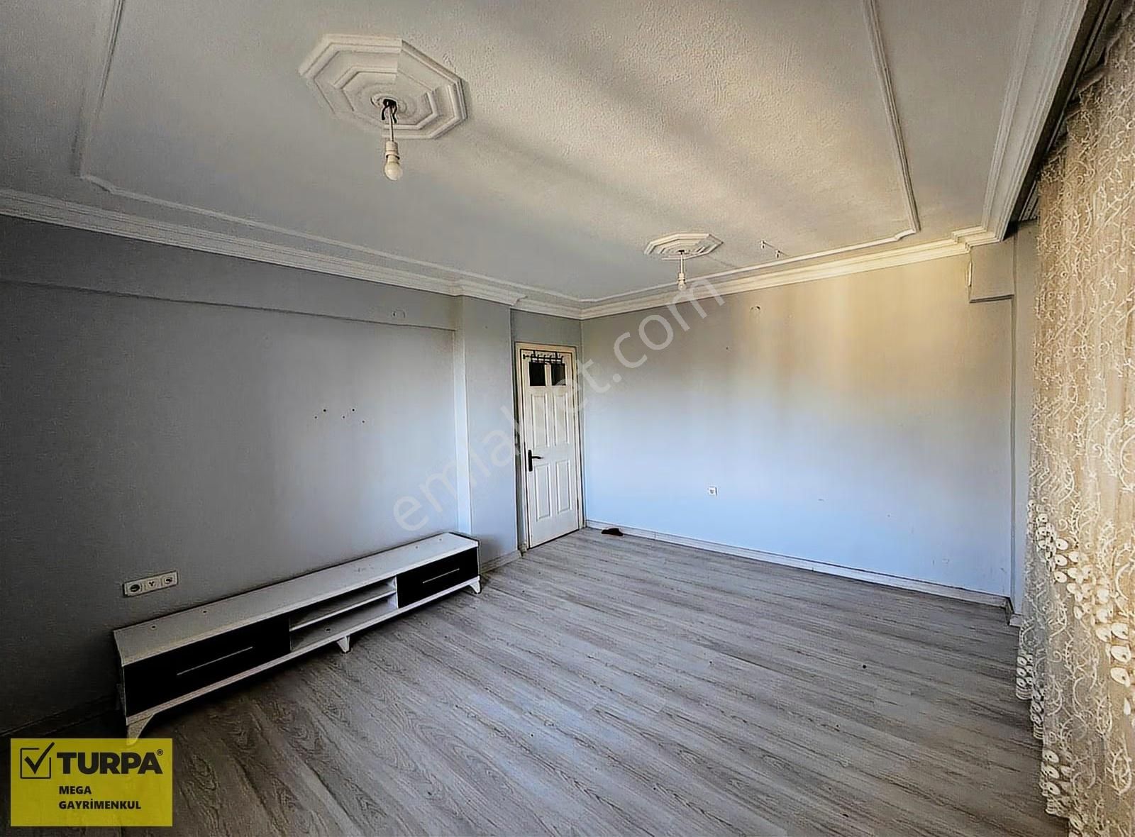 Bayraklı Yamanlar Mahallesinde Kiralık 2+1 Daire - Görsel 7