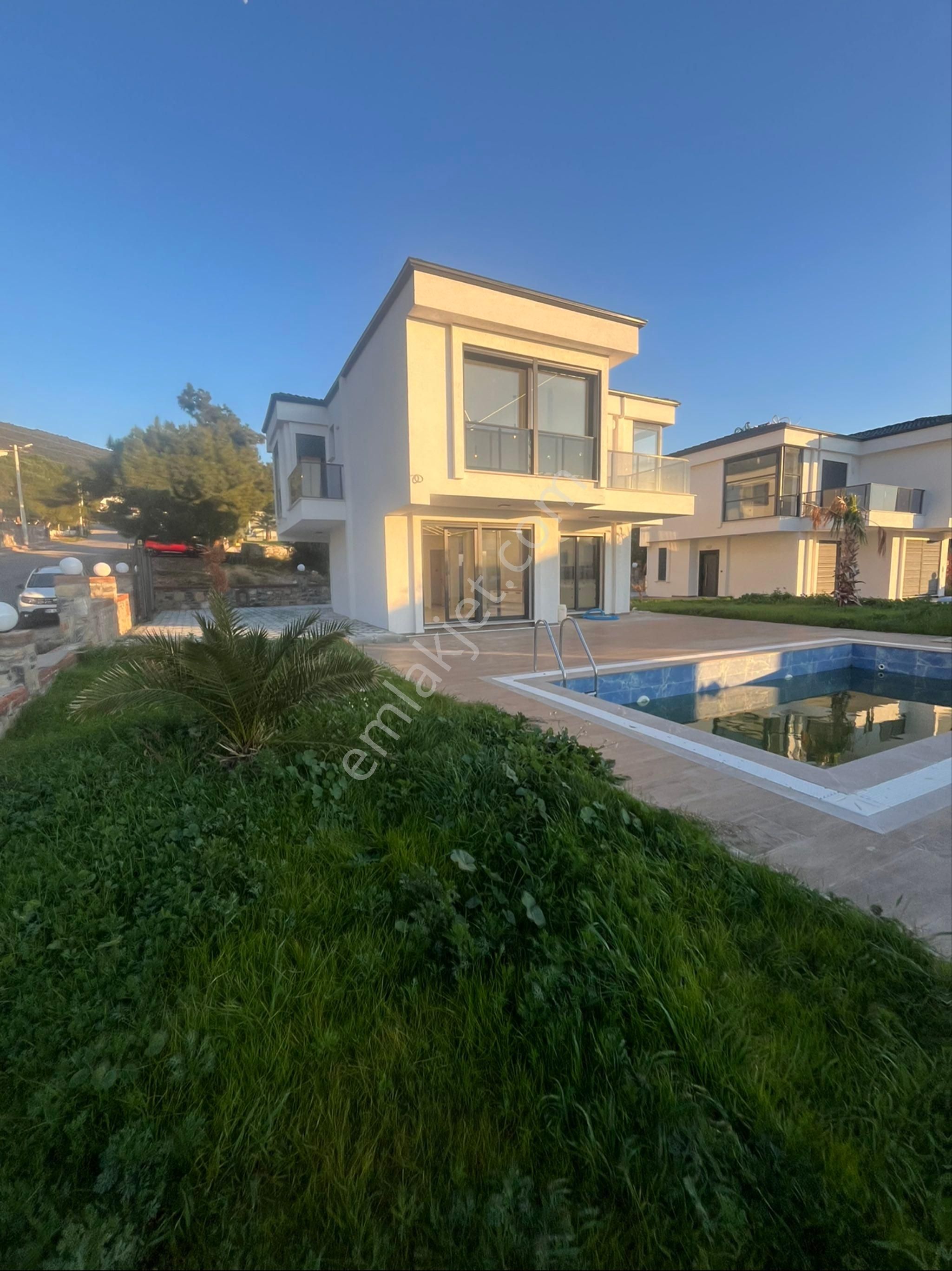 Didim Akbük Te Satılık 4+1 Müstakil Villa