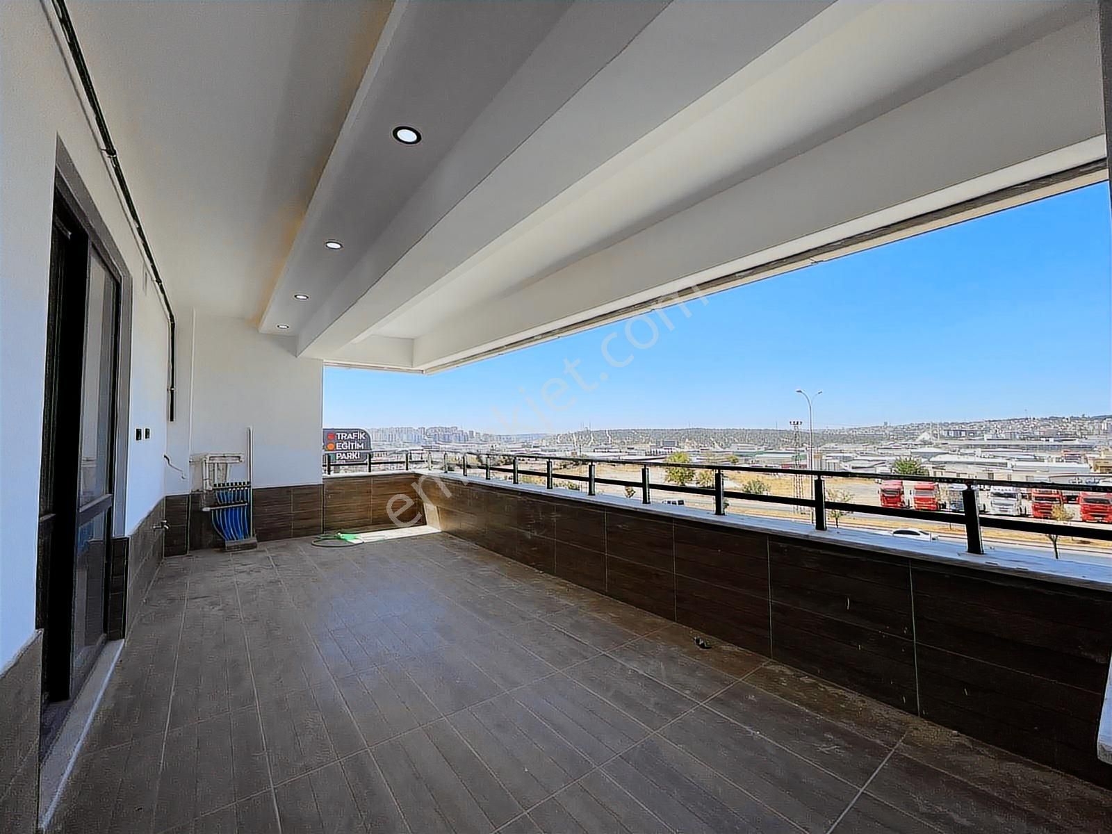 Belkız Mahallesin'de Ultra Lüks 3.5+1 Ara Kat Daire - Görsel 17