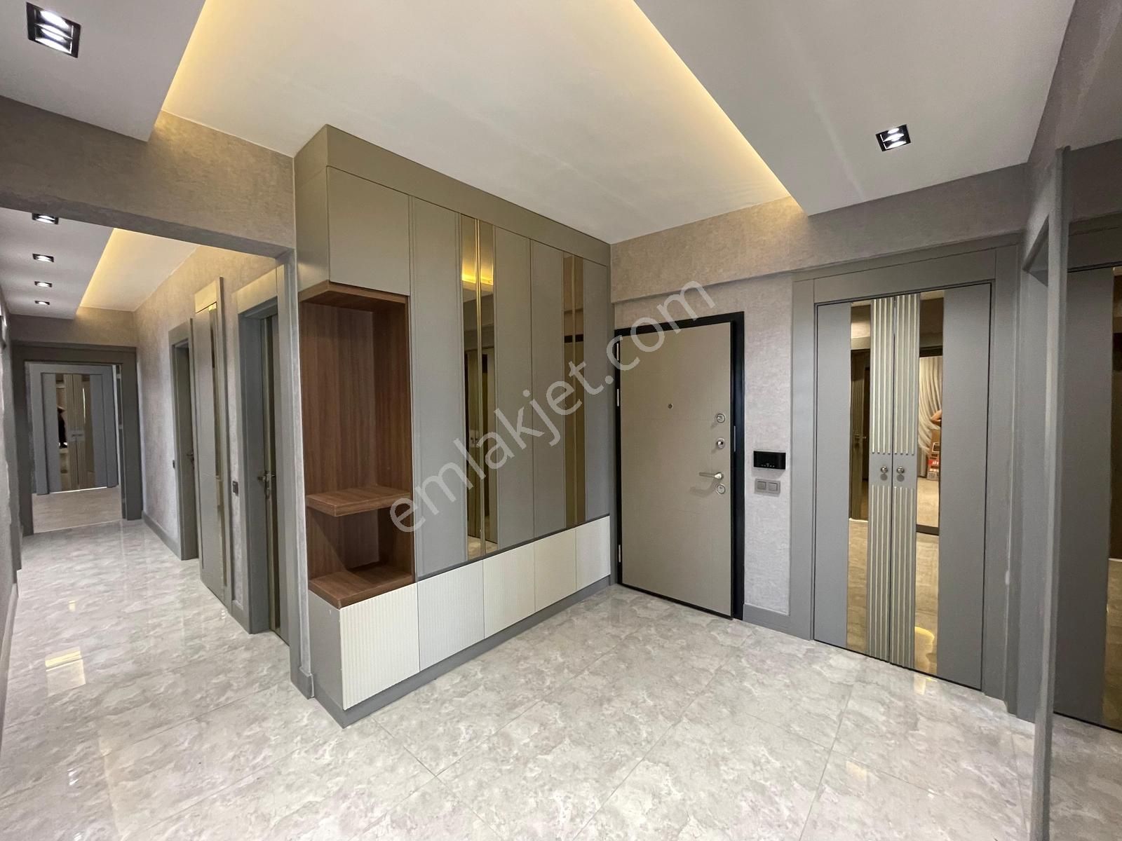 Fıstıklık'ta Şehir Manzaralı 3+1 Ultra Lüks Muazam Satılık Daire - Görsel 13