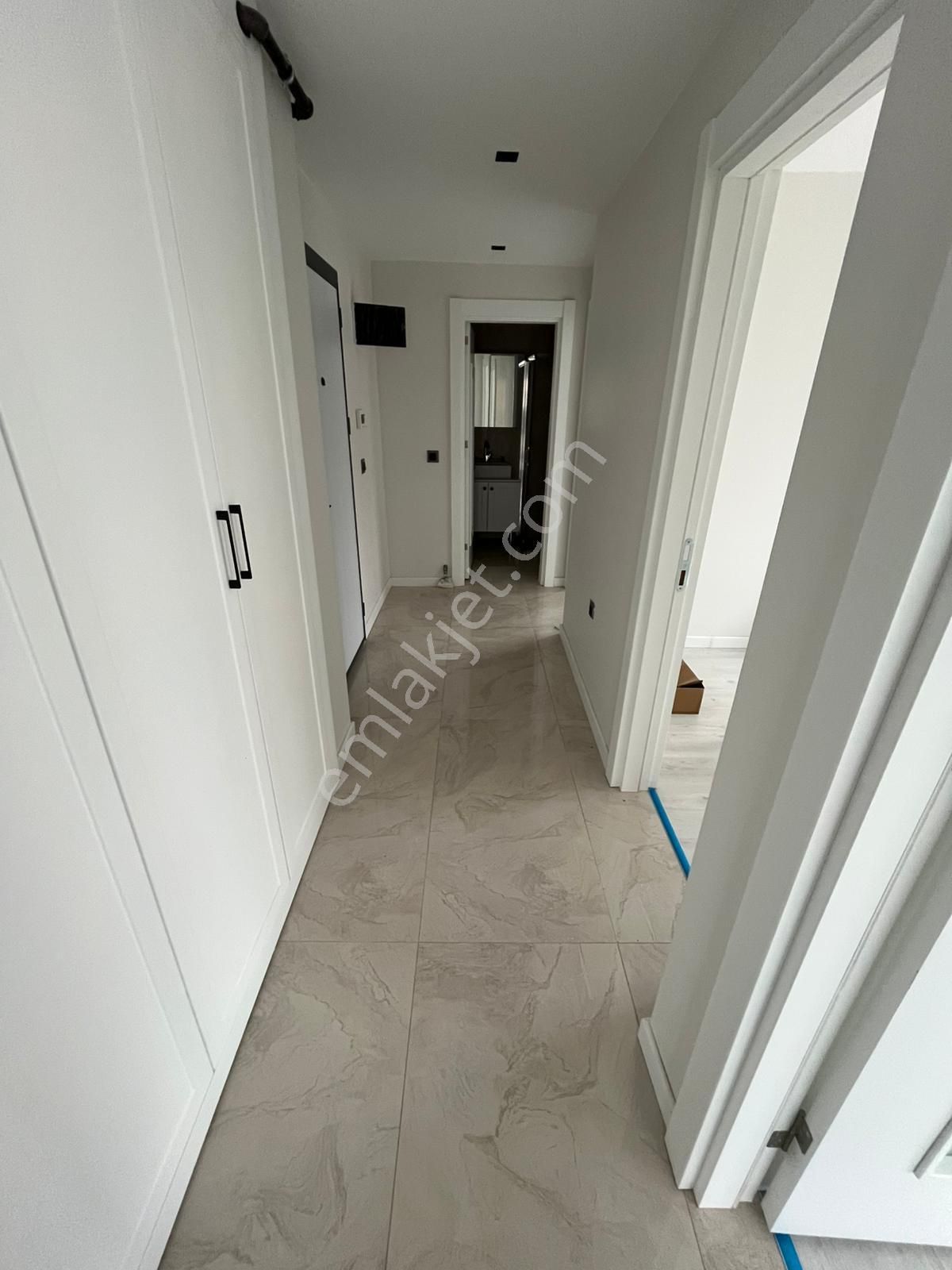 Büyükçekmece Sahilde Ultra Lüks Site İçinde Denize Sıfır Manzaralı 2+1 Daire - Görsel 13