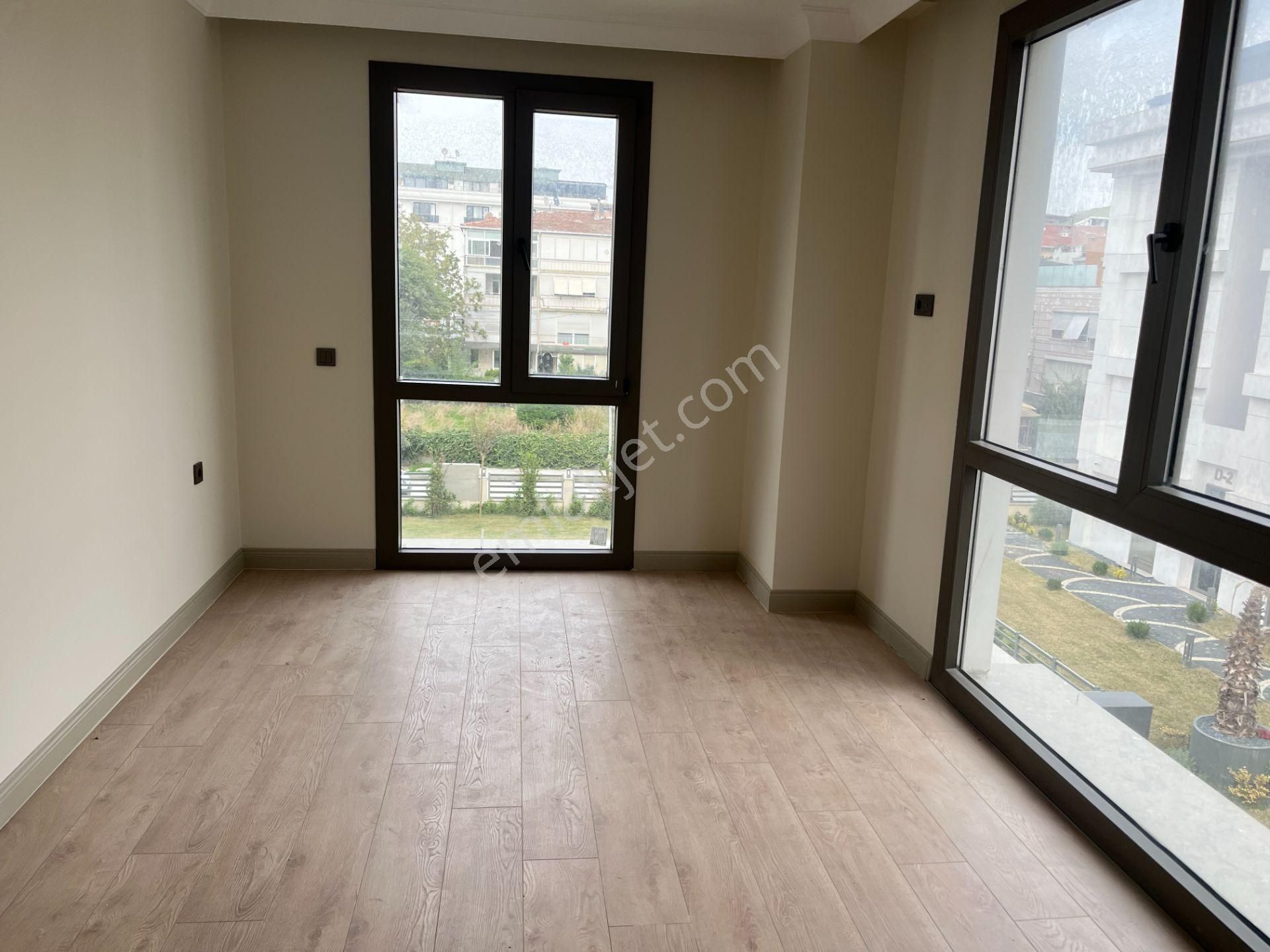 Büyükçekmece Sahilde Ultra Lüks Site İçinde Denize Sıfır Manzaralı 2+1 Daire - Görsel 9