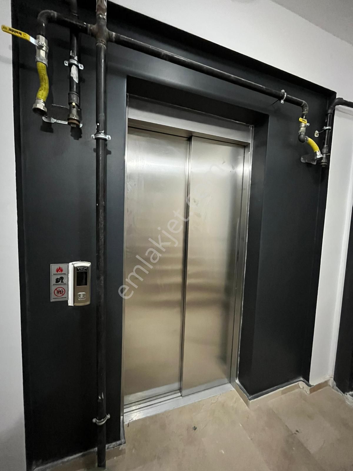 Büyükçekmece Sahilde Ultra Lüks Site İçinde Denize Sıfır Manzaralı 2+1 Daire - Görsel 15