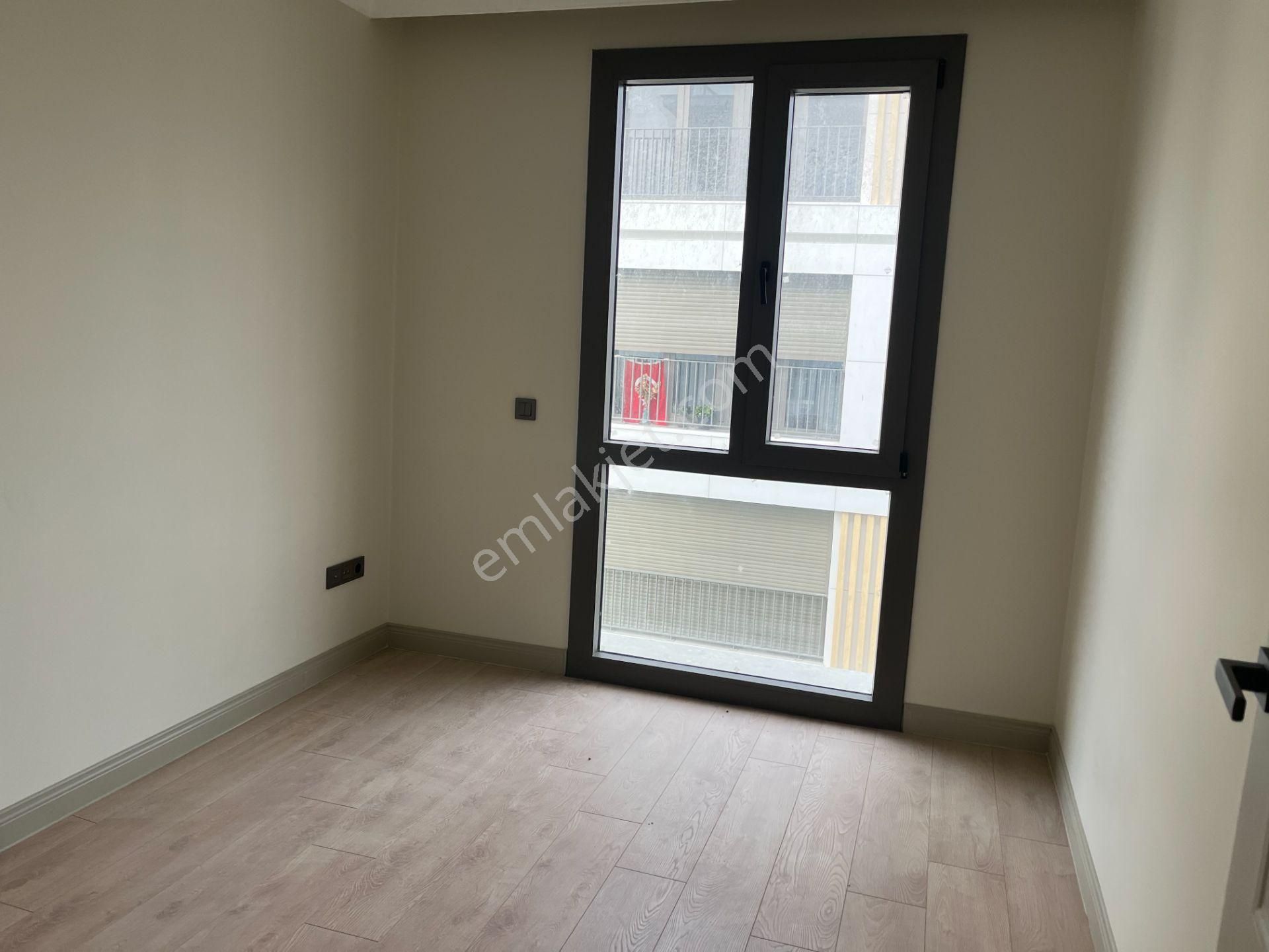 Büyükçekmece Sahilde Ultra Lüks Site İçinde Denize Sıfır Manzaralı 2+1 Daire - Görsel 8
