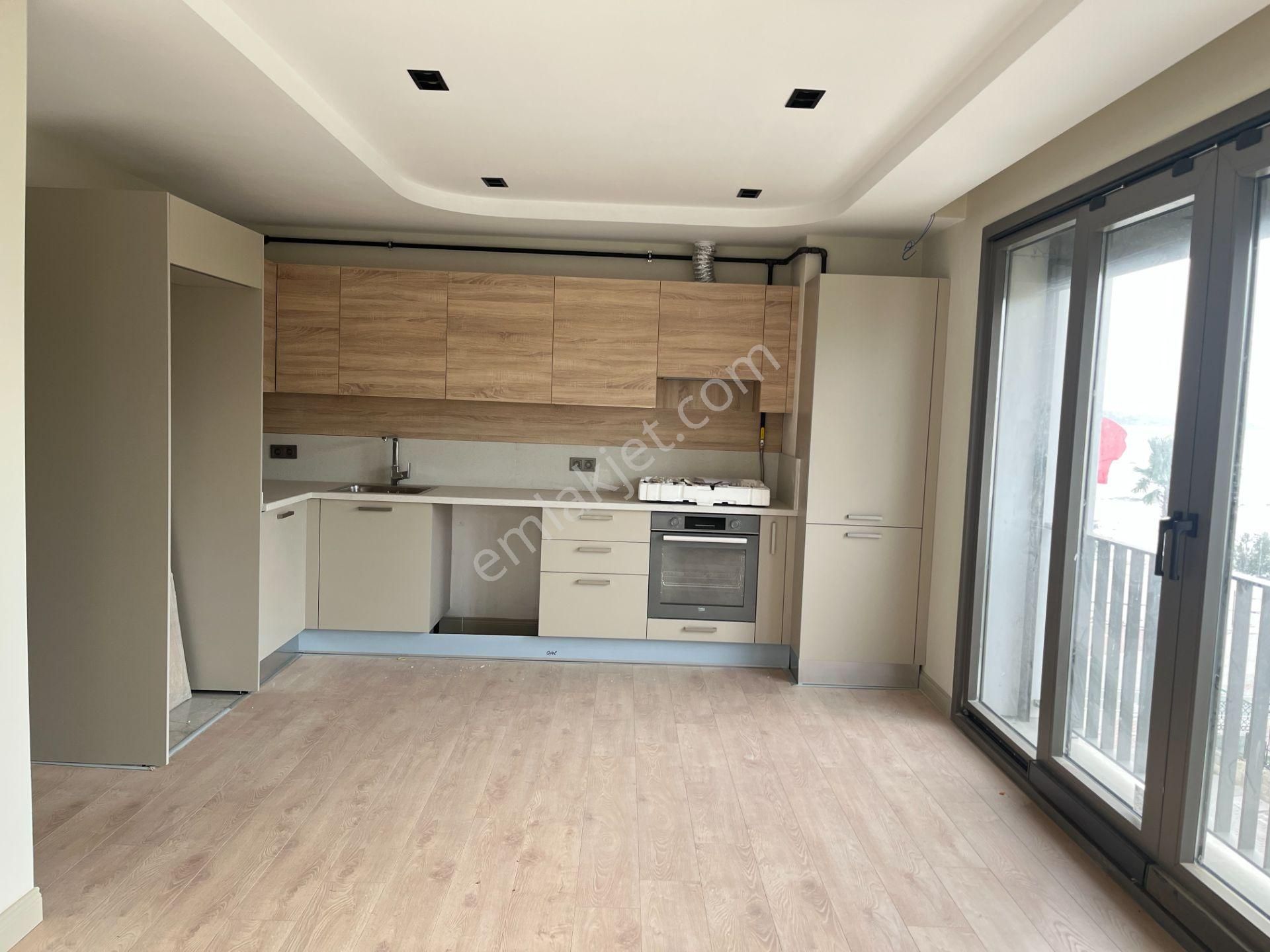 Büyükçekmece Sahilde Ultra Lüks Site İçinde Denize Sıfır Manzaralı 2+1 Daire - Görsel 4
