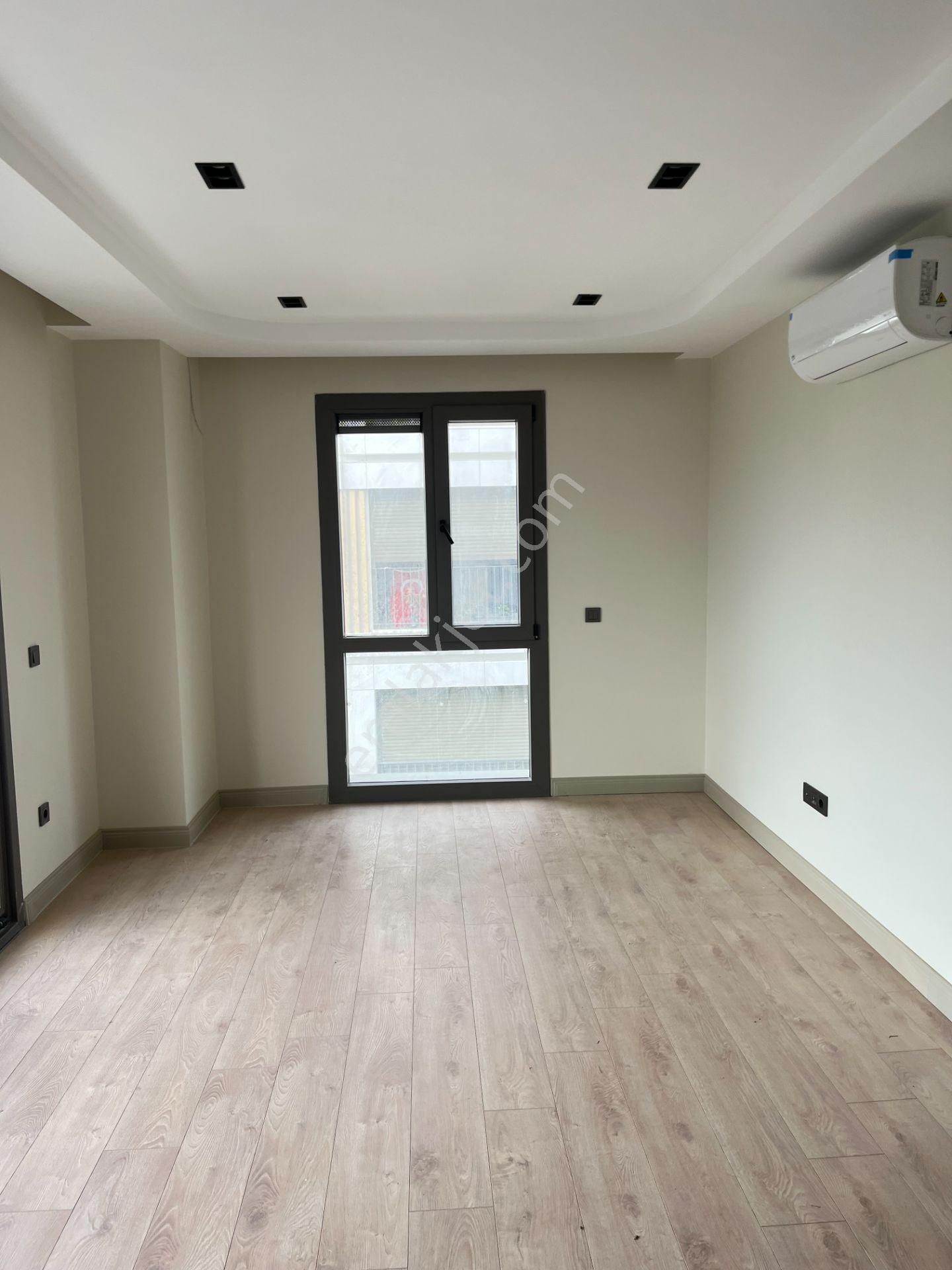 Büyükçekmece Sahilde Ultra Lüks Site İçinde Denize Sıfır Manzaralı 2+1 Daire - Görsel 2