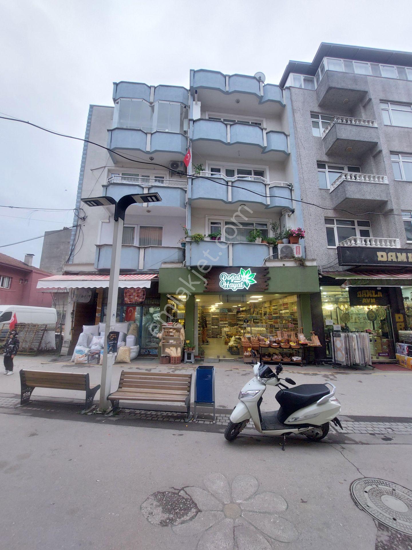 Yıldız Gayrimenkul'den Katlı Pazar Arkası Satılık 1.kat Daire