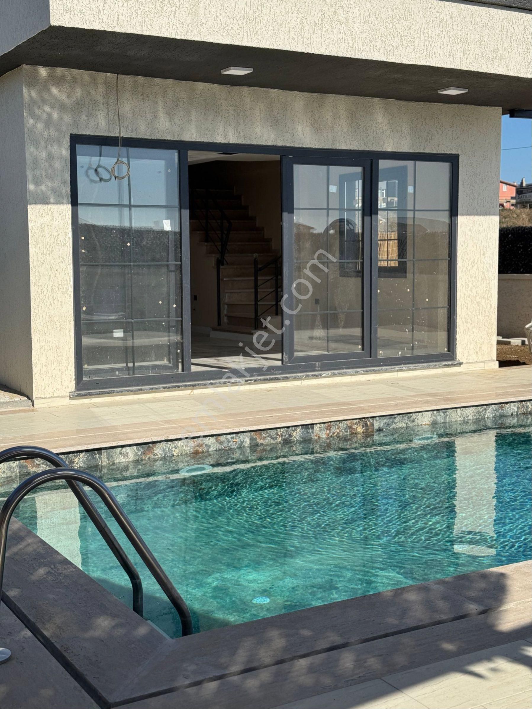 🌴 Denize Yakın Konumda, Bahçeli Ve Havuzlu 2+1 Villa | 300 M² Arsa Kanat Emlaktan Satılık Villa - Görsel 11