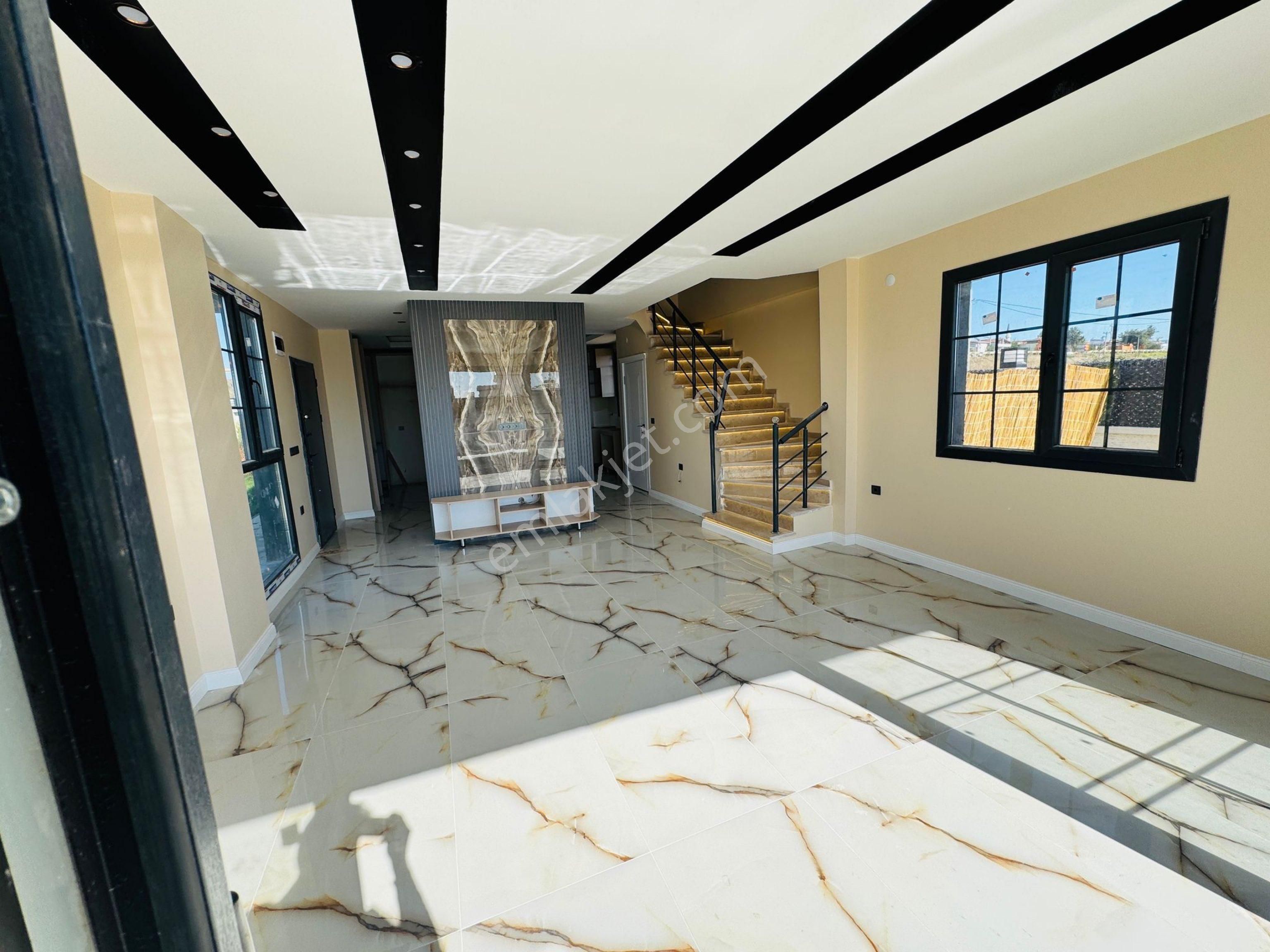 🌴 Denize Yakın Konumda, Bahçeli Ve Havuzlu 2+1 Villa | 300 M² Arsa Kanat Emlaktan Satılık Villa - Görsel 8