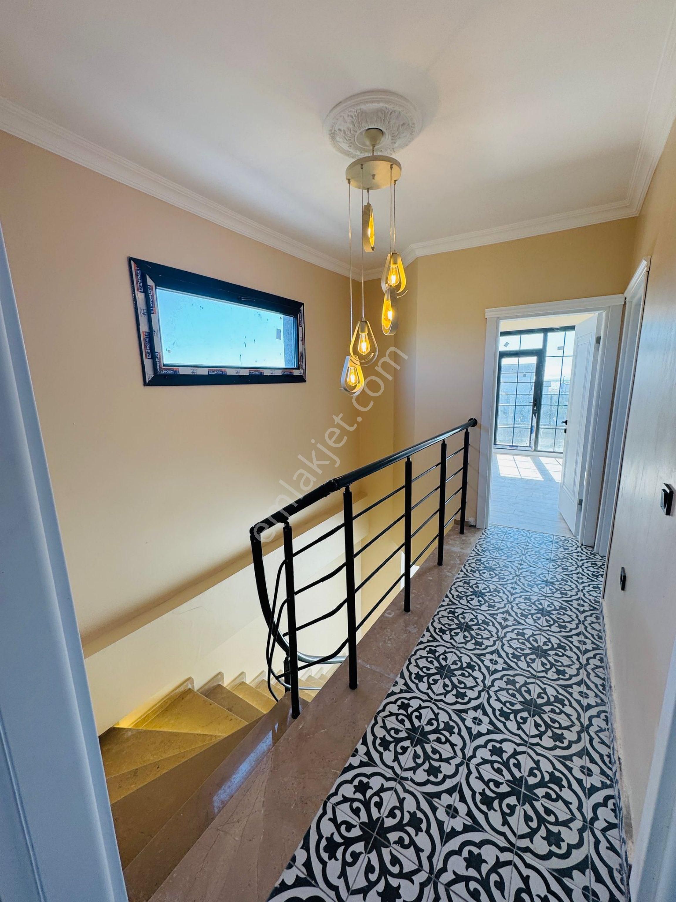 🌴 Denize Yakın Konumda, Bahçeli Ve Havuzlu 2+1 Villa | 300 M² Arsa Kanat Emlaktan Satılık Villa - Görsel 13