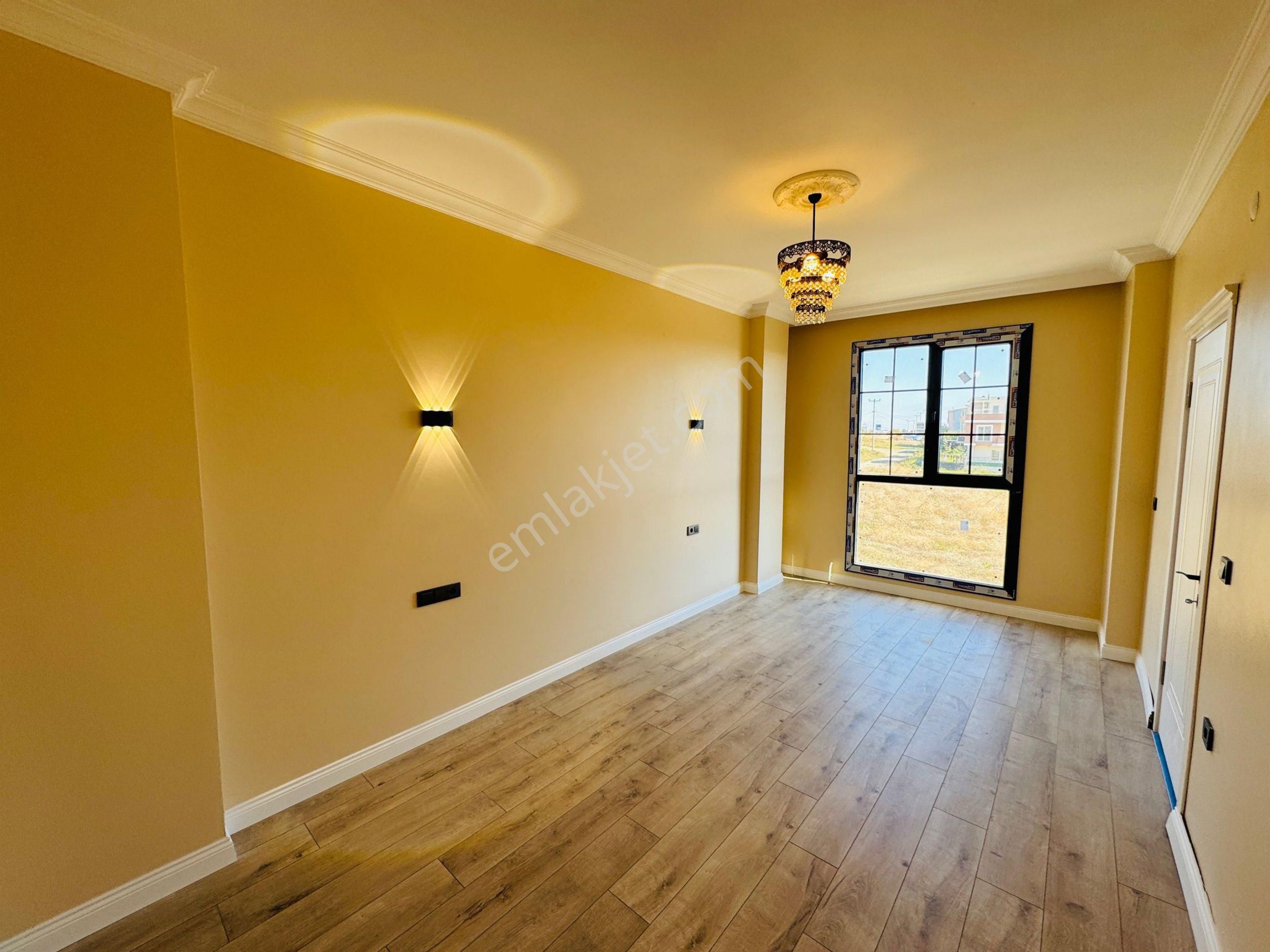 🌴 Denize Yakın Konumda, Bahçeli Ve Havuzlu 2+1 Villa | 300 M² Arsa Kanat Emlaktan Satılık Villa - Görsel 9