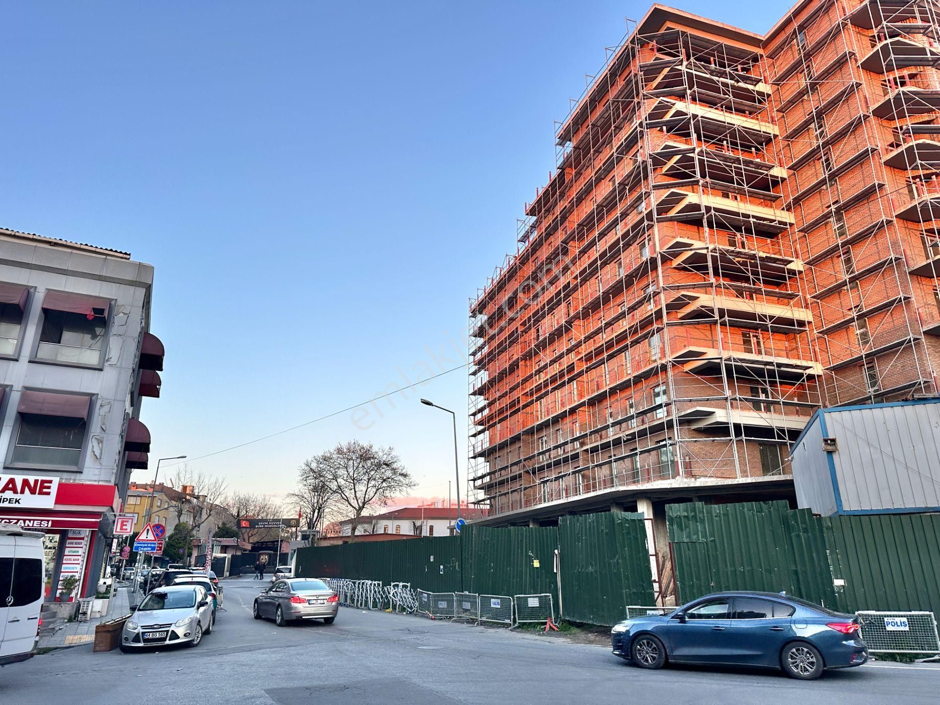 Dyn Çarşı'da Çift Banyolu,balkonlu,manzaralı 2+1 Satılık Daire