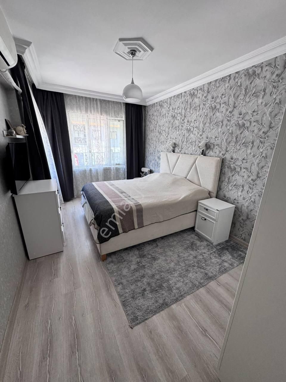 Denize 100 Mt Tamamen Tadilatlı Ful Eşyalı 3+1 Ayrı Mutfak Daire - Görsel 9