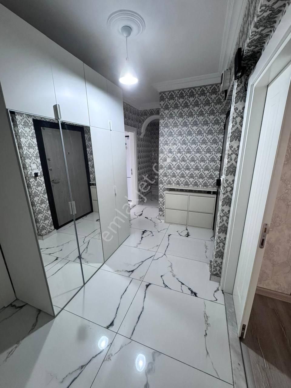 Denize 100 Mt Tamamen Tadilatlı Ful Eşyalı 3+1 Ayrı Mutfak Daire - Görsel 5