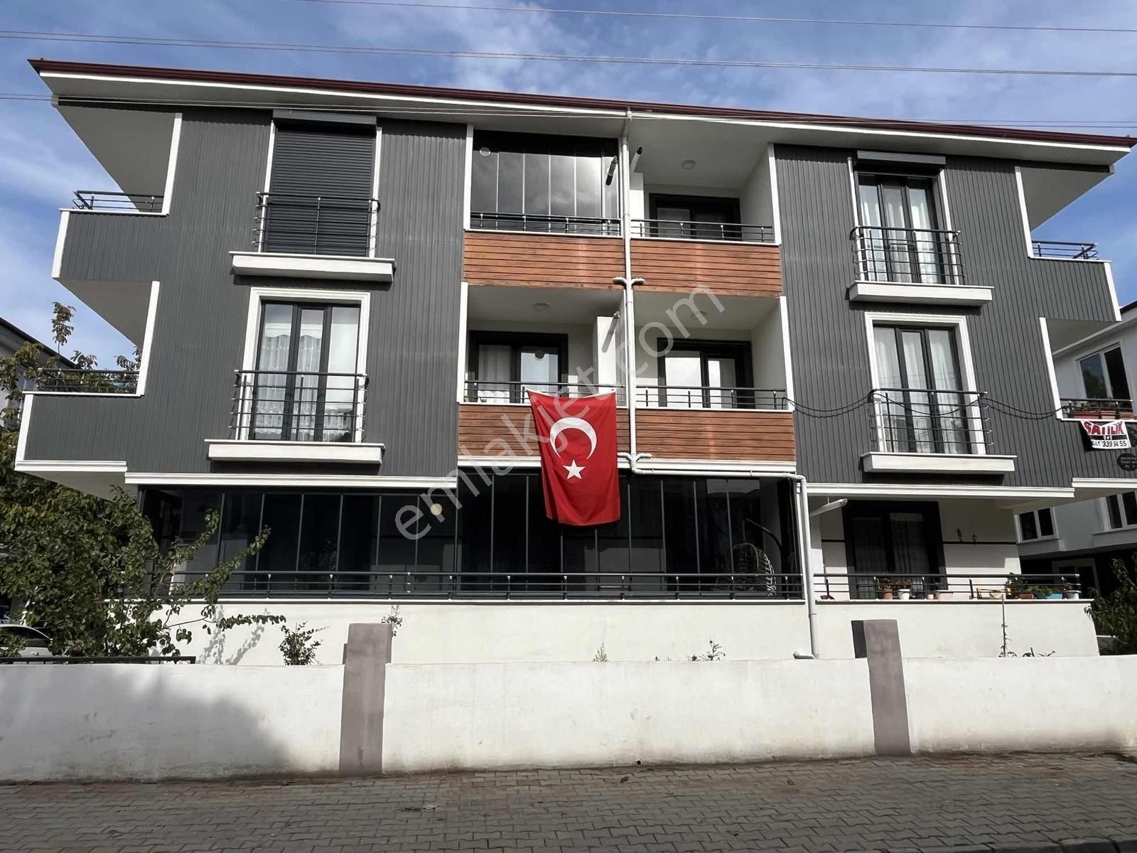 Bağdel Emlaktan Gömeç'te Kiralık Doğalgazlı 1+1 Daire