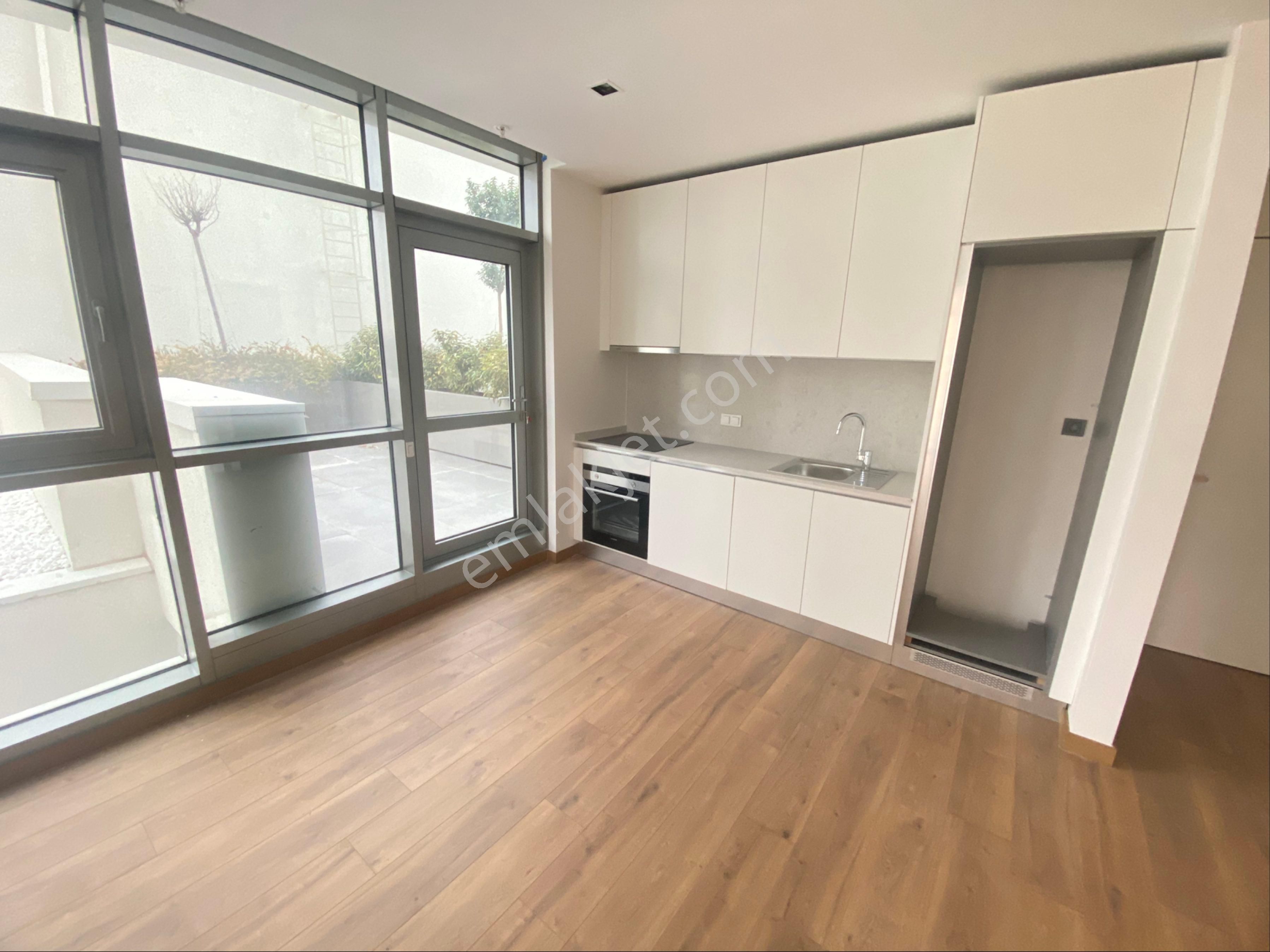 7. Kat / Çifte Dış Alan (balkon+teras) | Executive Suıt 101m2 - Görsel 12