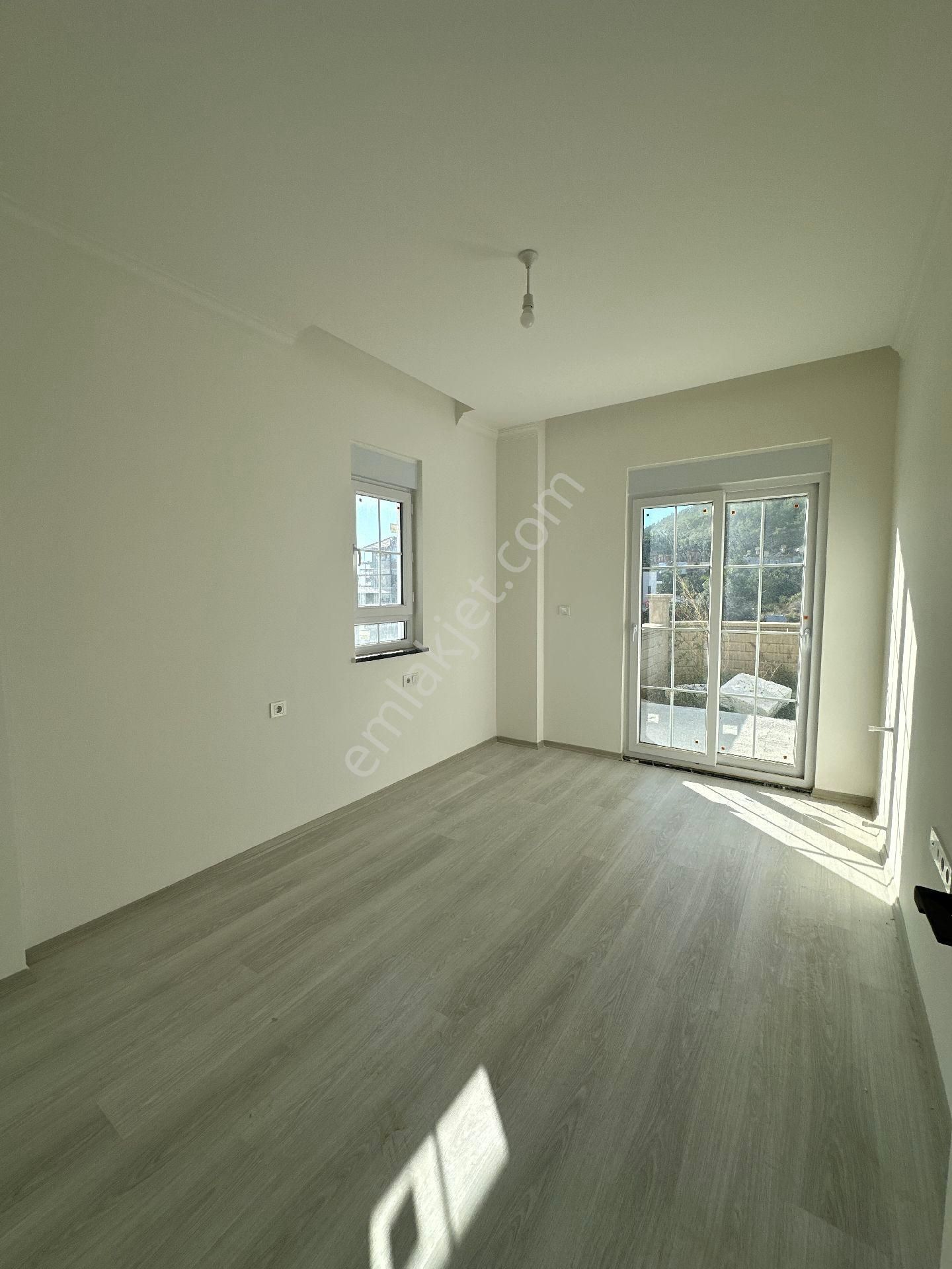 Satılık 3+1 Daire Küçük Bahçeli Çıplaklı //alanya - Görsel 12