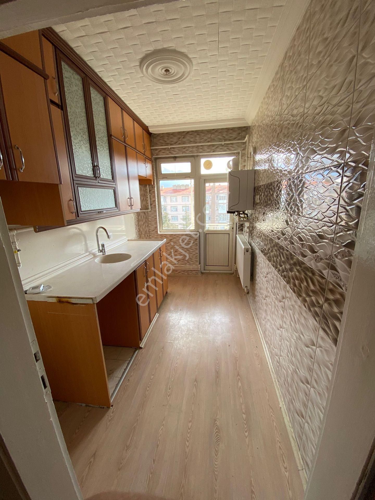 Sücüllü Emlaktan Satılık Daire Yallagöz Yüksek Okulu Yanı 3+1 Güney Kuzeycephe