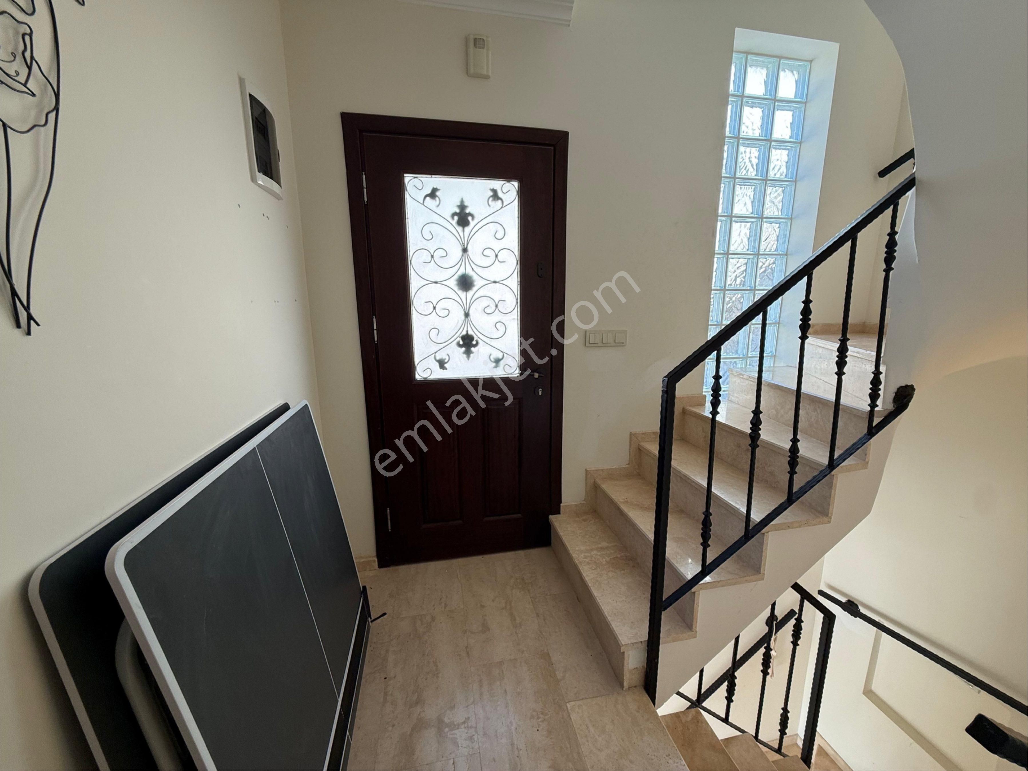 Satılık Müstakil Villa Özel Havuzlu Denize Yakın Garajlı Manzaralı Ev Yatırıma Uygun - Görsel 22