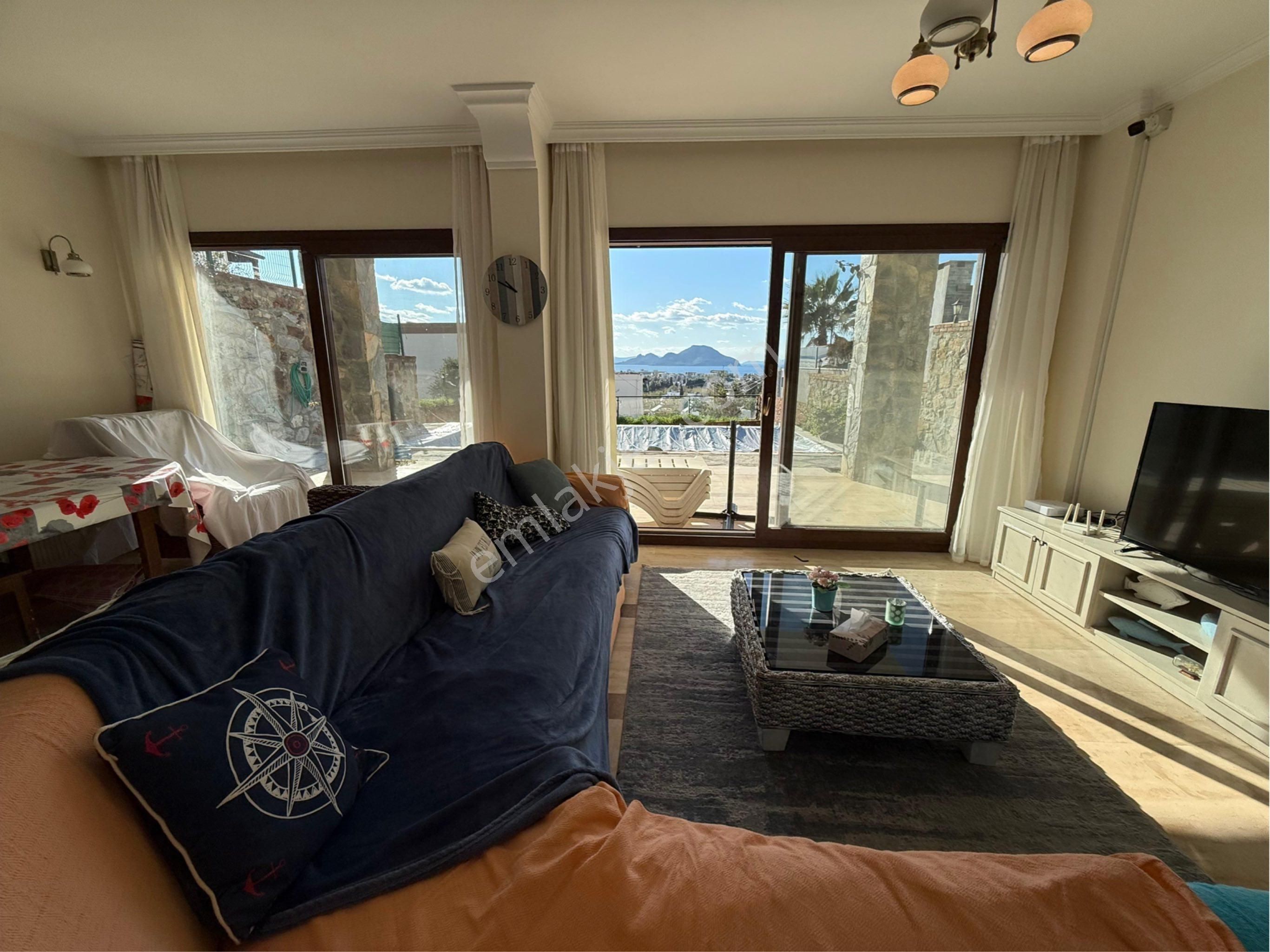 Satılık Müstakil Villa Özel Havuzlu Denize Yakın Garajlı Manzaralı Ev Yatırıma Uygun - Görsel 14