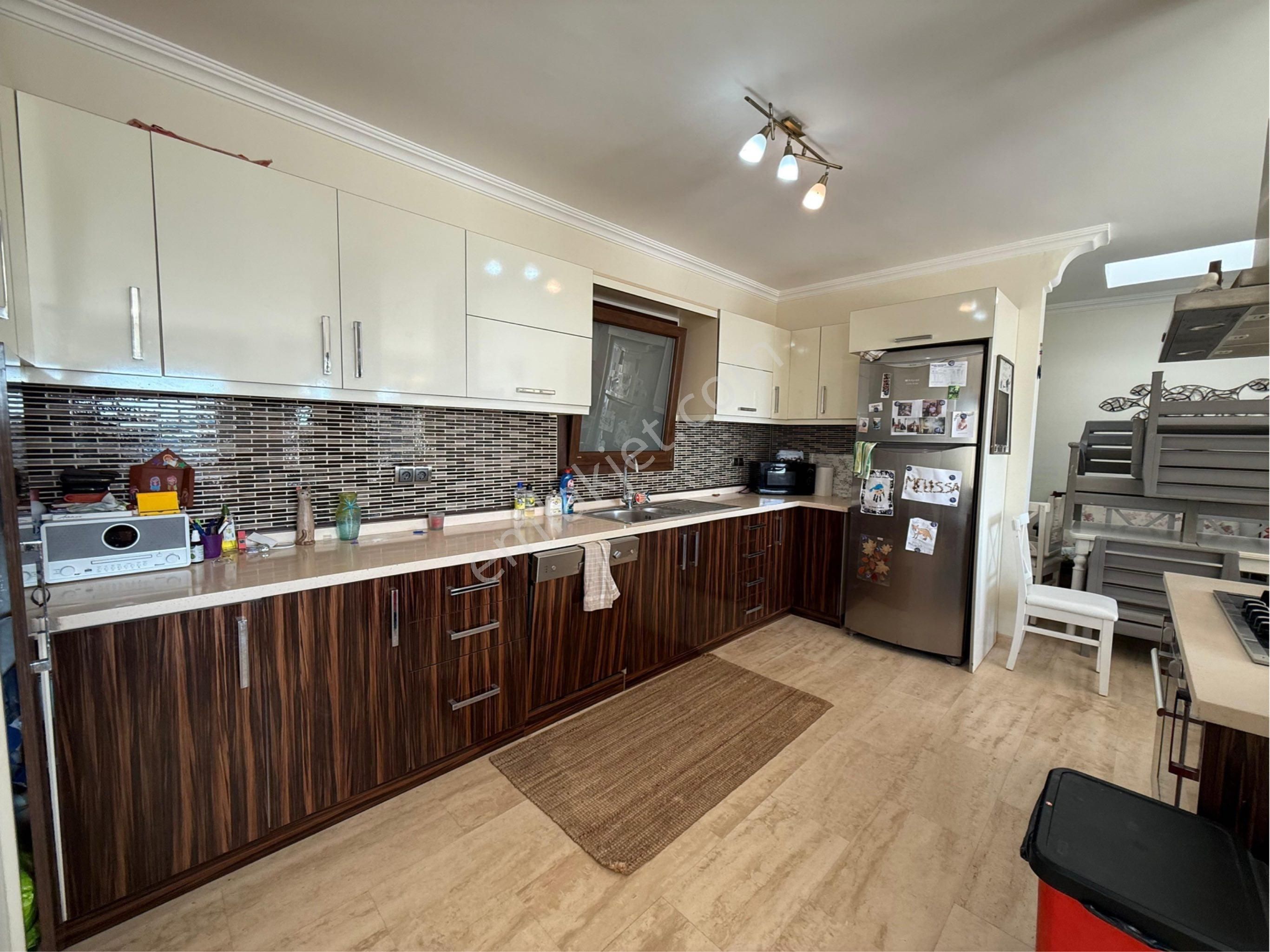 Satılık Müstakil Villa Özel Havuzlu Denize Yakın Garajlı Manzaralı Ev Yatırıma Uygun - Görsel 8