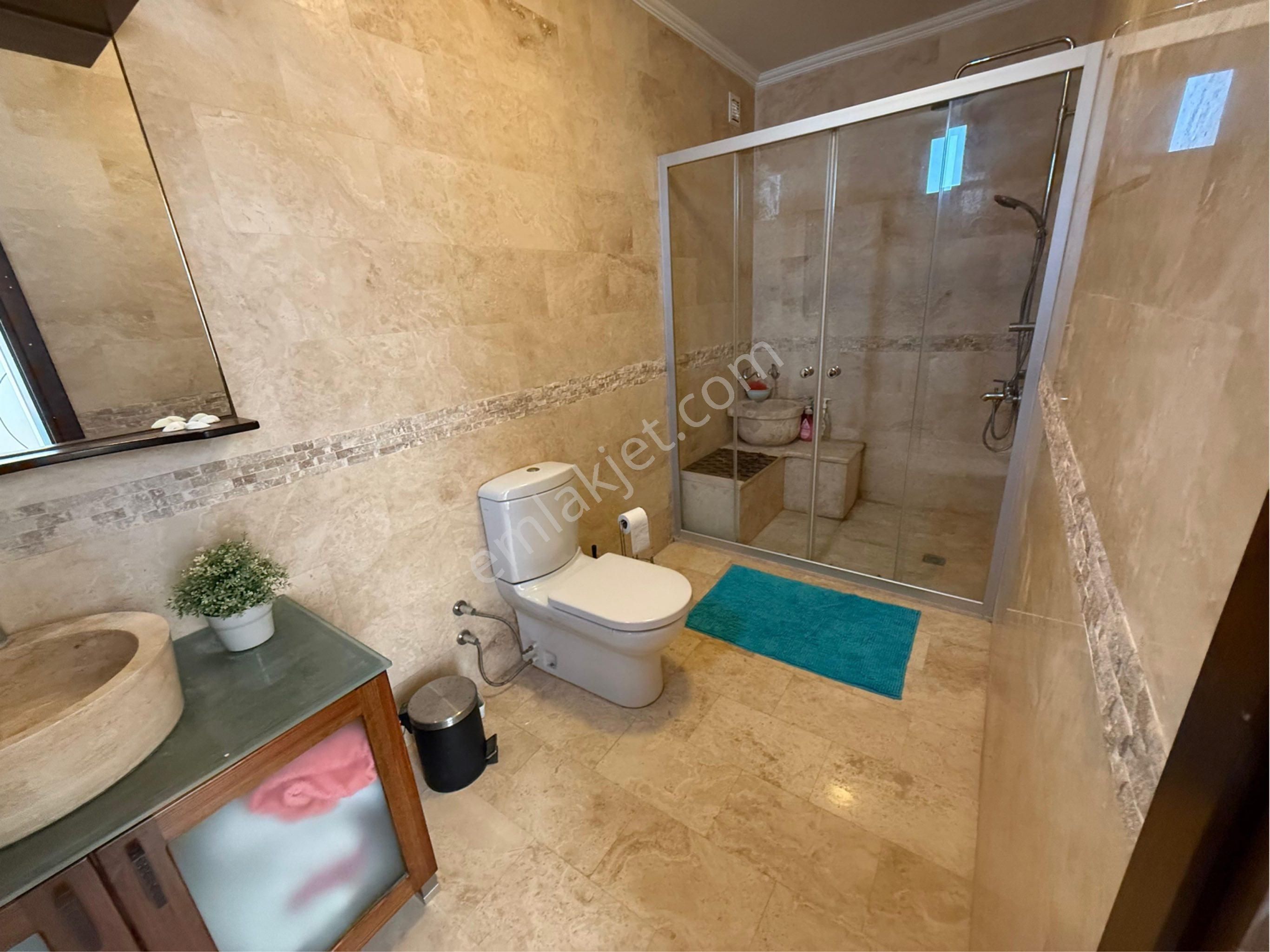 Satılık Müstakil Villa Özel Havuzlu Denize Yakın Garajlı Manzaralı Ev Yatırıma Uygun - Görsel 34