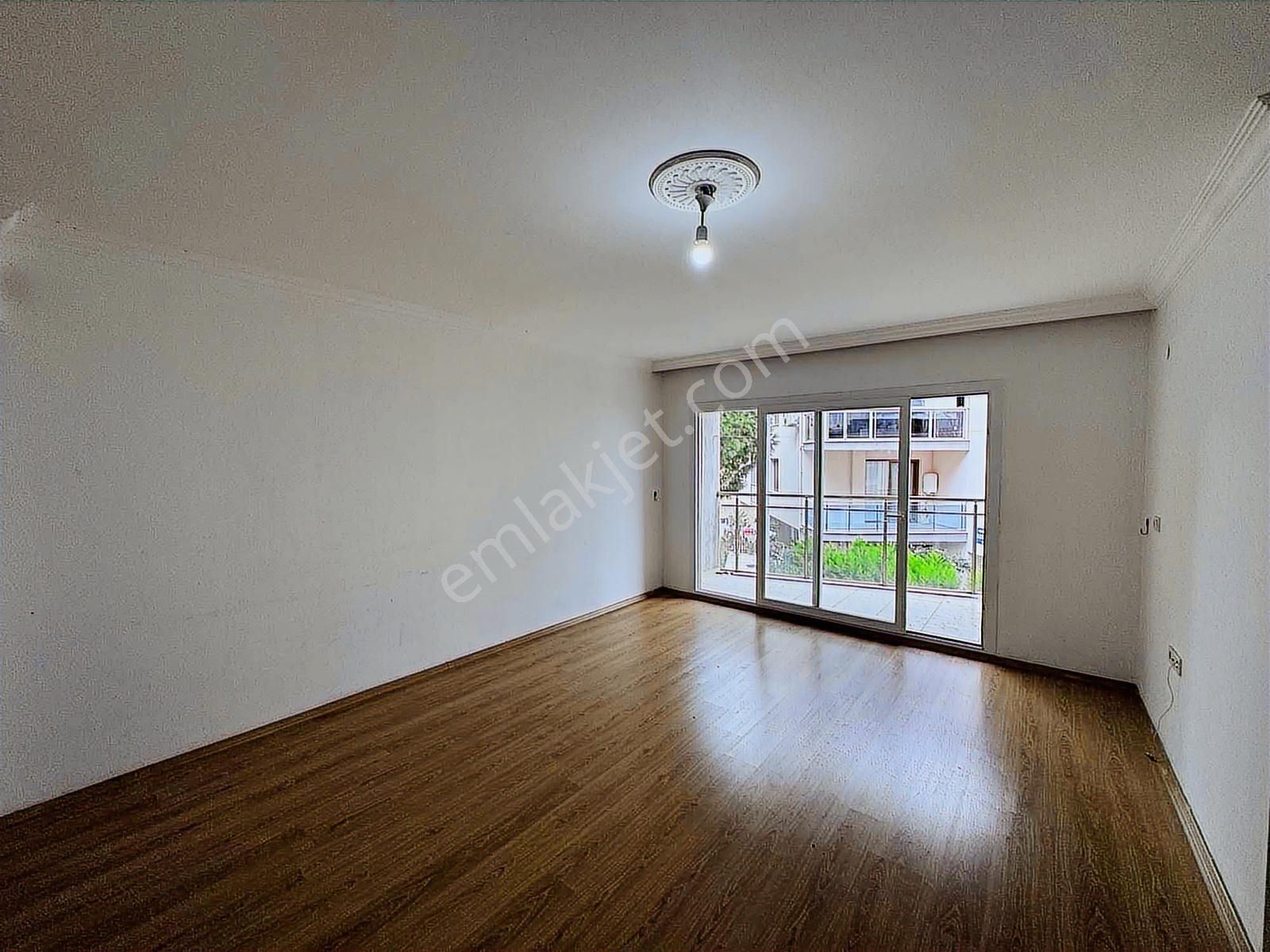 Kuşadası Davutlar'da Ara Kat Çift Balkon 110m2 Satılık 3+1 Daire - Görsel 11